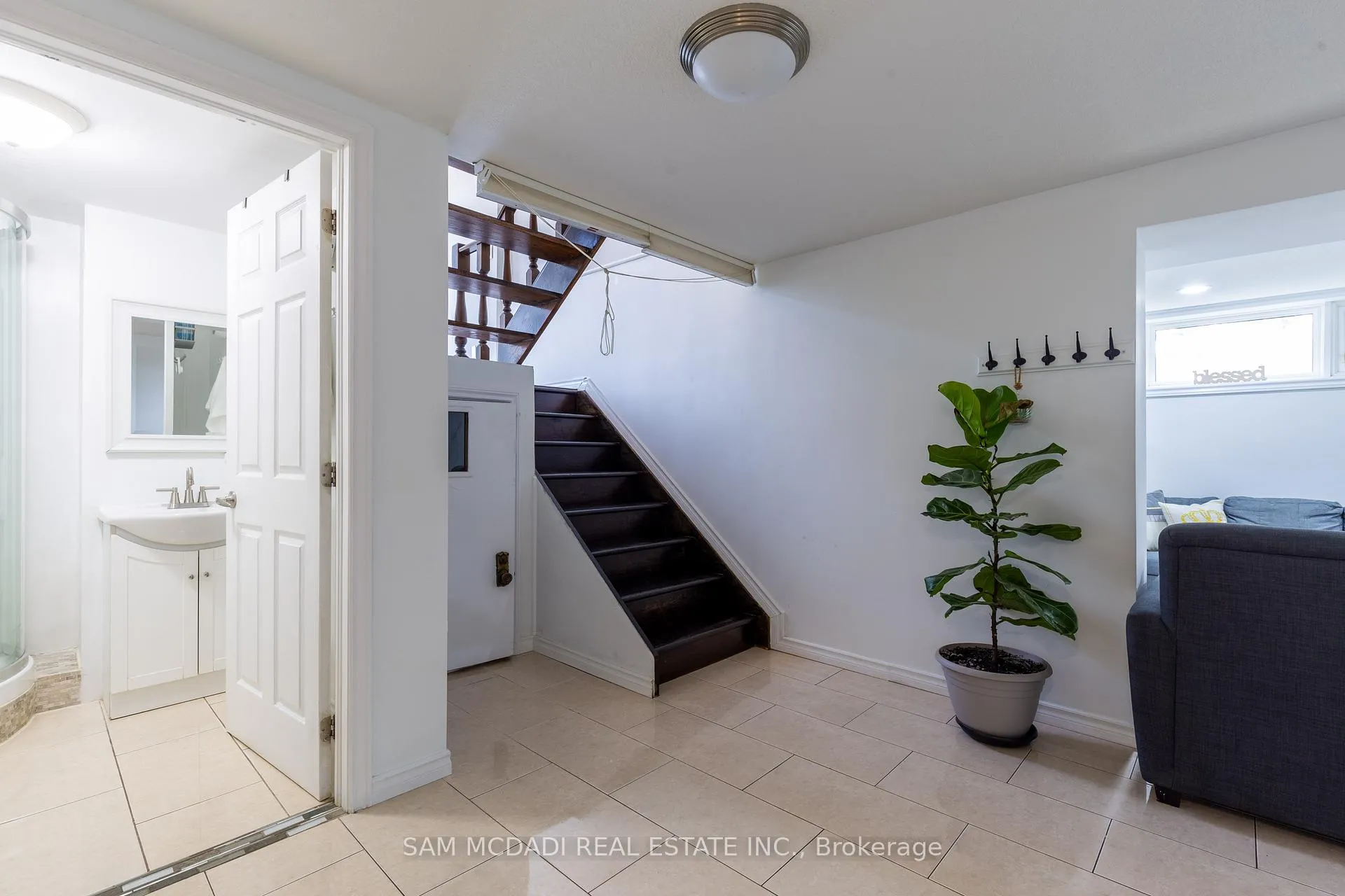 Photo 24 of 53 Guyatt Road, Hamilton, Rural Glanbrook — HOMEH