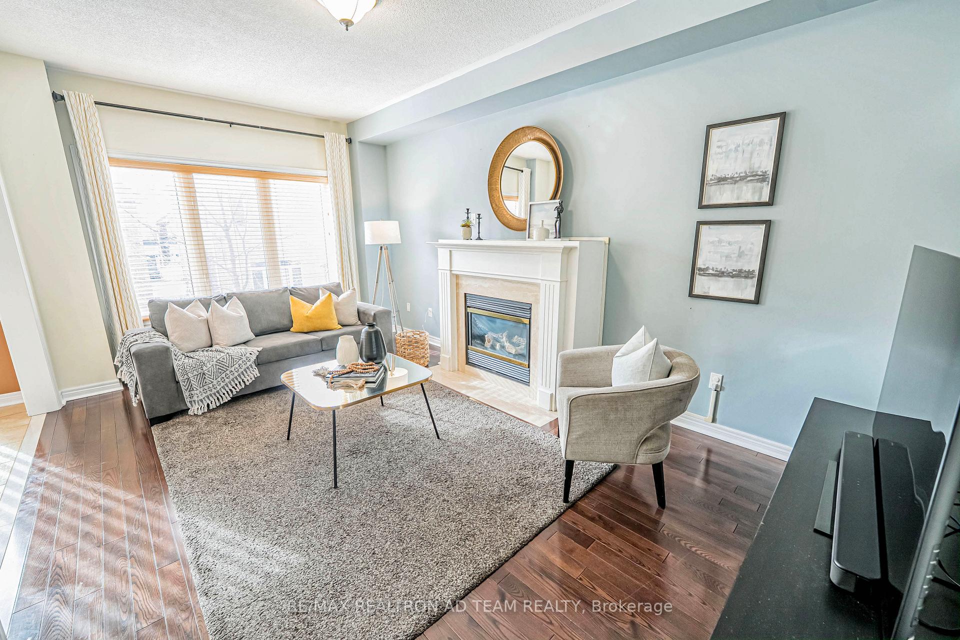 Photo 10 of 43 Styles Crescent, Ajax, Northeast Ajax — HOMEH