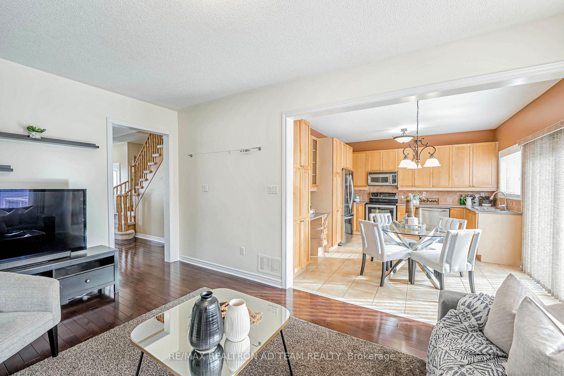 Photo 13 of 43 Styles Crescent, Ajax, Northeast Ajax — HOMEH