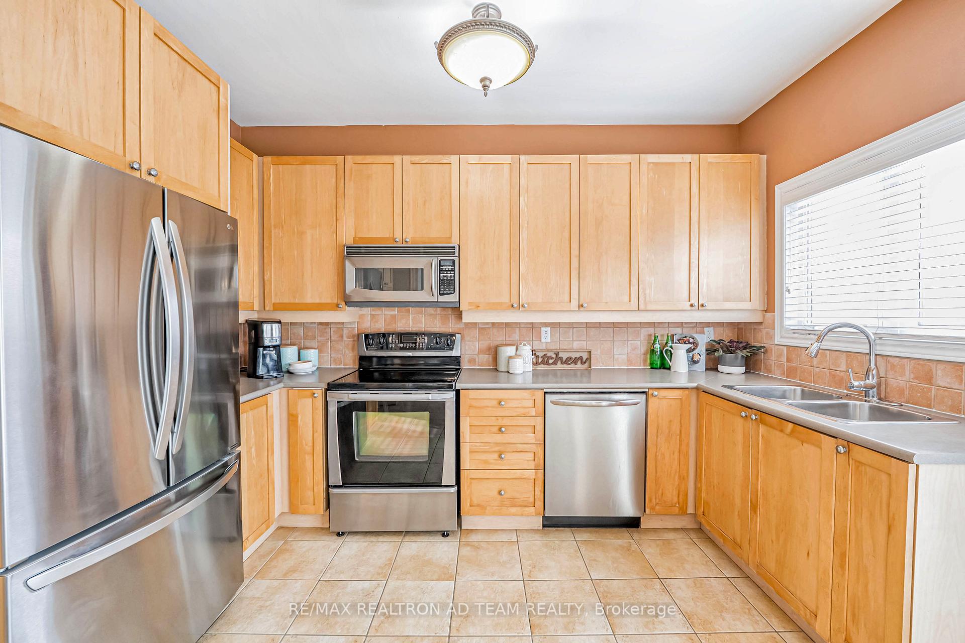 Photo 15 of 43 Styles Crescent, Ajax, Northeast Ajax — HOMEH