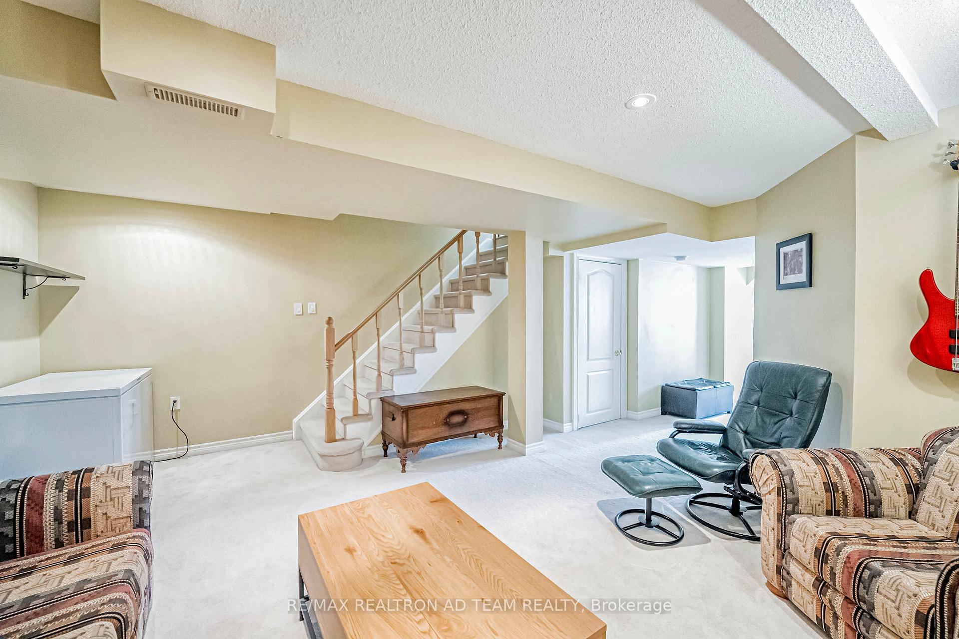 Photo 27 of 43 Styles Crescent, Ajax, Northeast Ajax — HOMEH