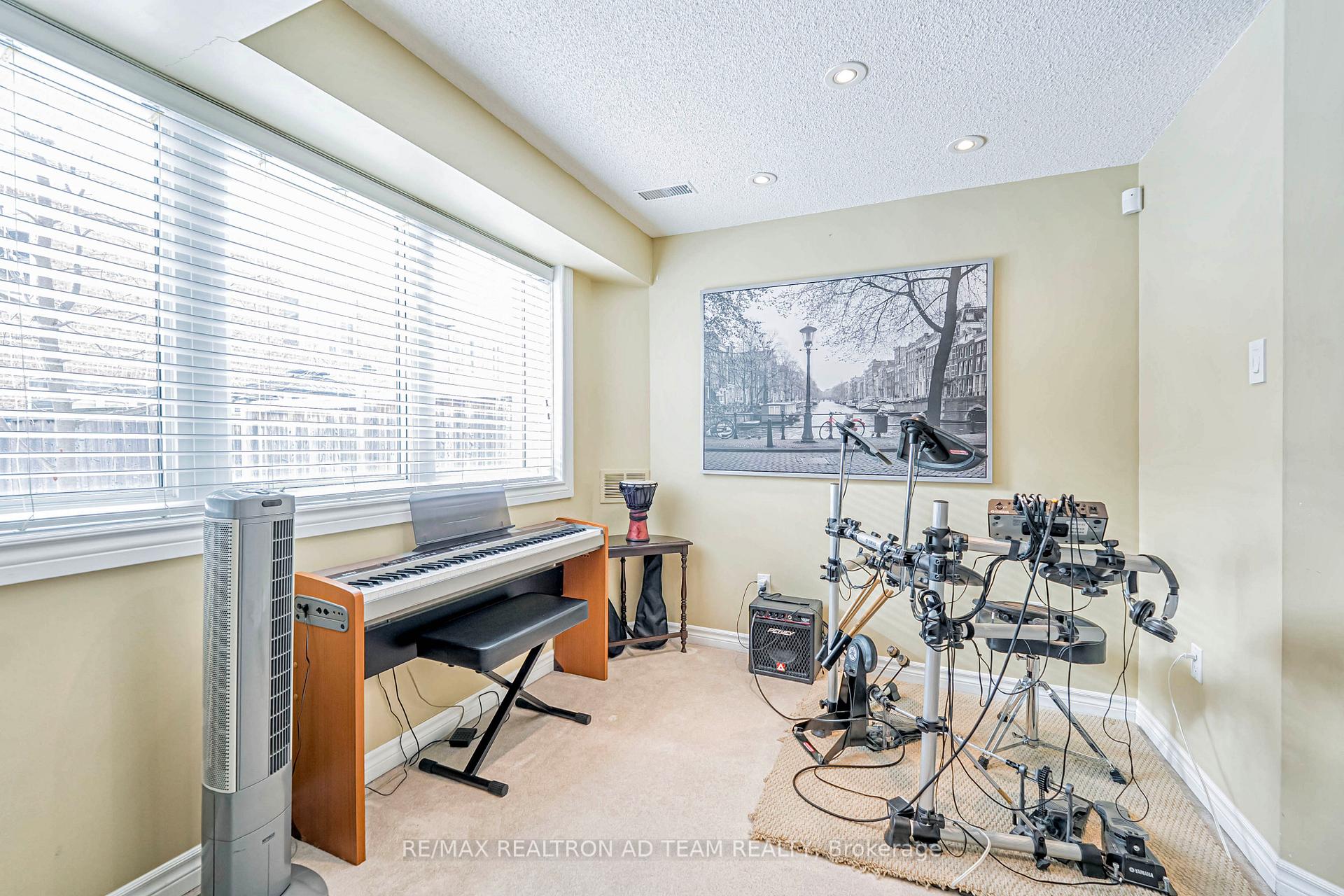 Photo 30 of 43 Styles Crescent, Ajax, Northeast Ajax — HOMEH