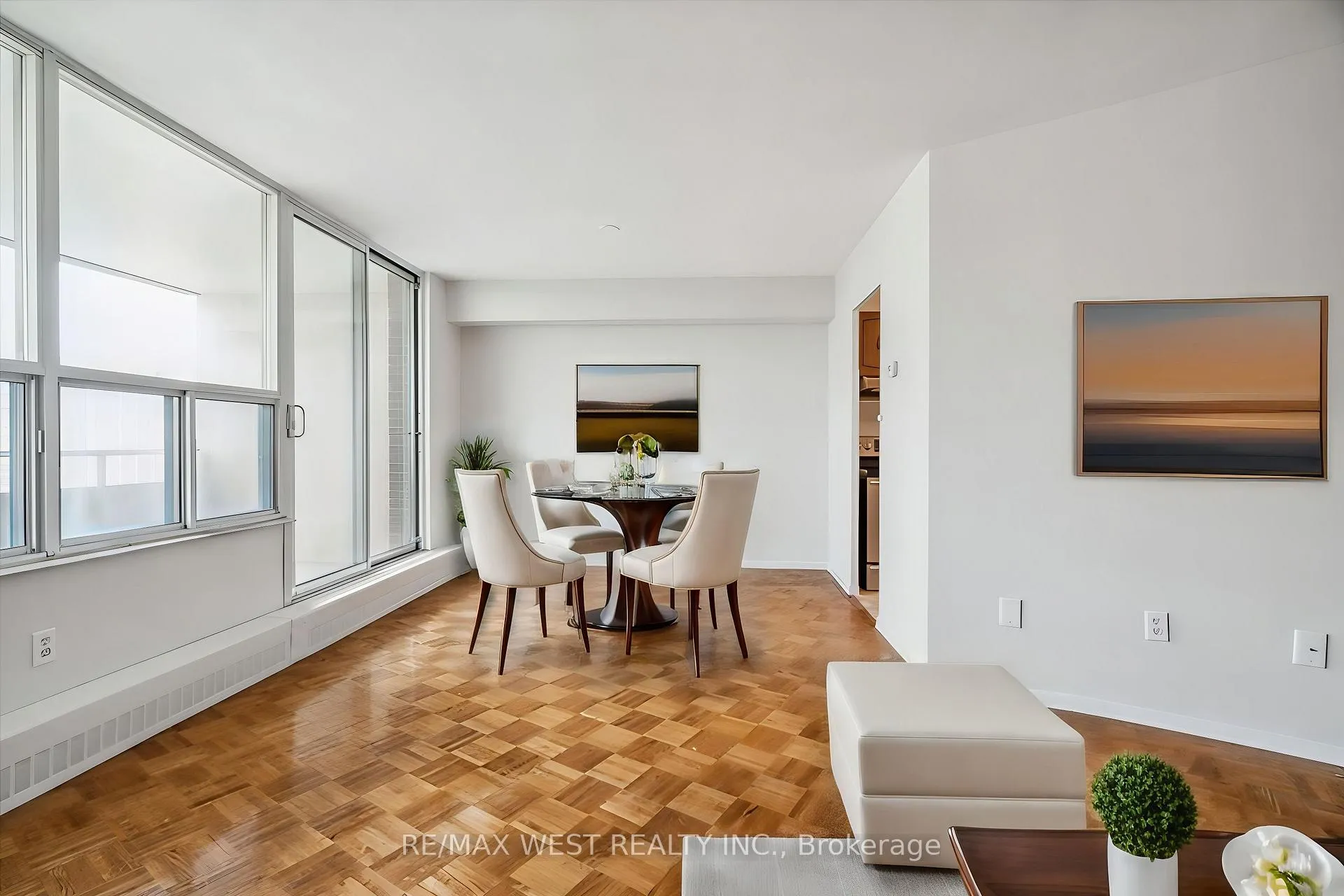 Photo 2 of Unit 1210, 15 Vicora Linkway, Toronto, Flemingdon Park — HOMEH