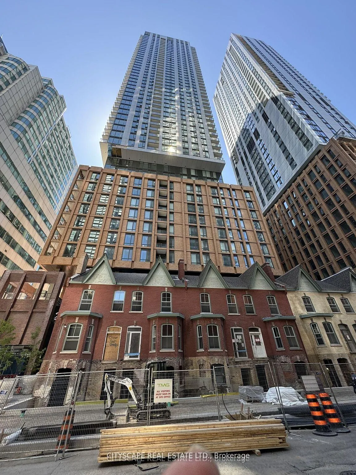 Front of Unit 2009, 8 Widmer Street