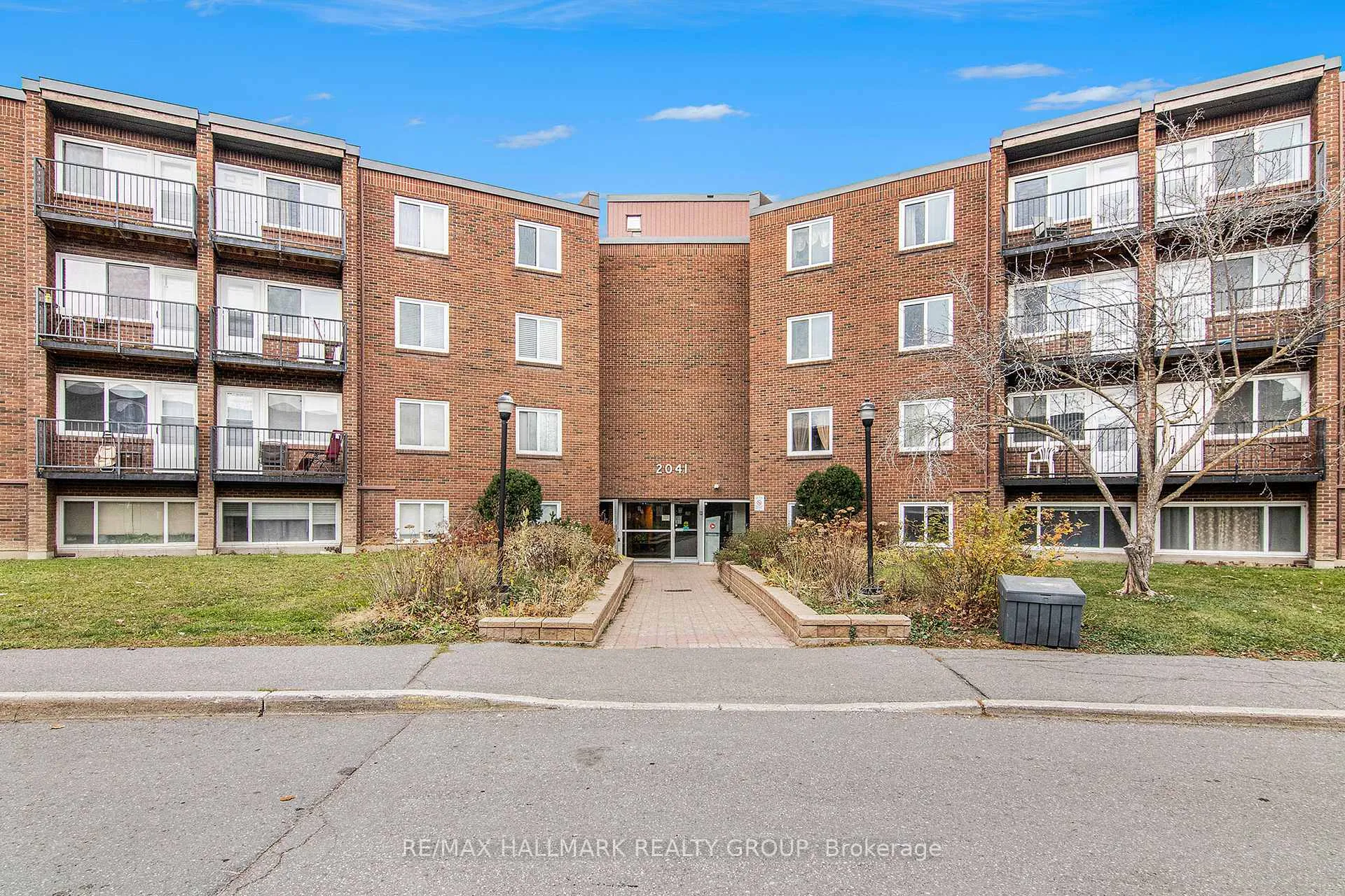 Photo 2 of Unit 203C, 2041 Arrowsmith Drive, Ottawa, Beacon Hill South — HOMEH
