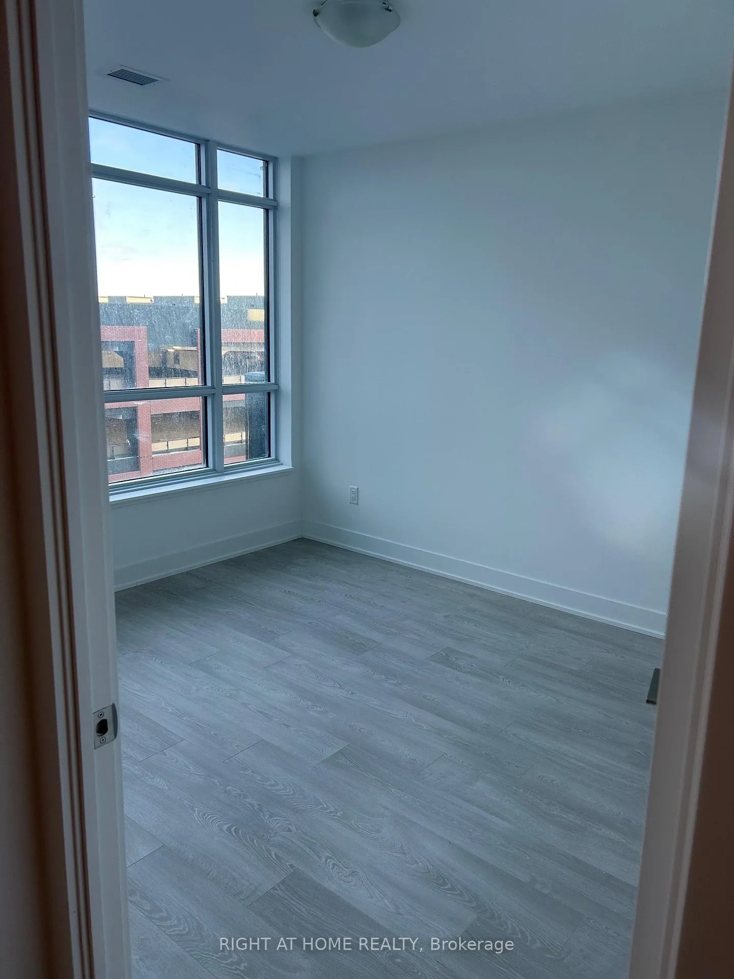 Photo 5 of Unit 336, 2545 Simcoe Street N, Oshawa, Windfields — HOMEH