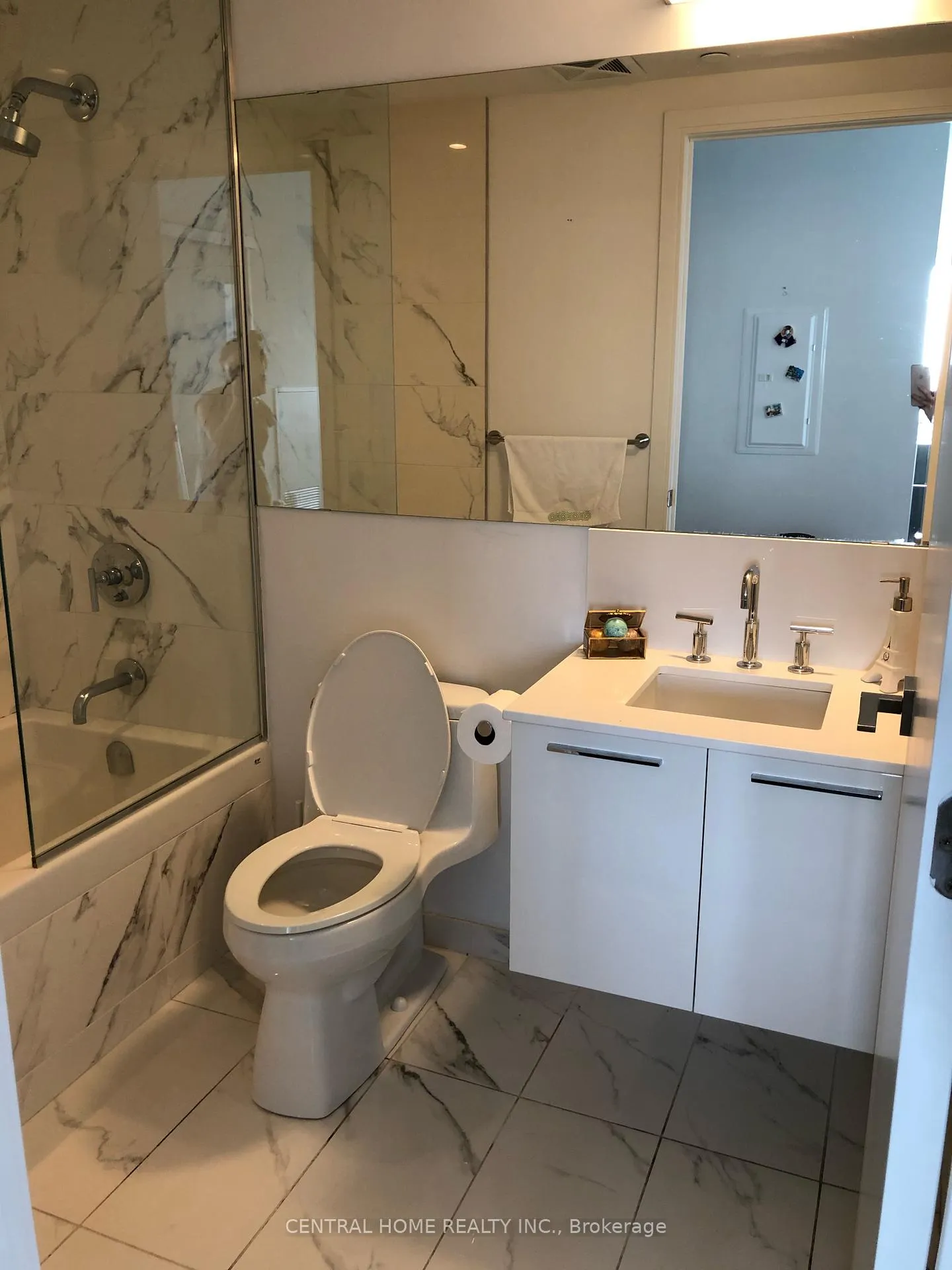 Photo 5 of Unit 2203, 50 Charles Street E, Toronto, Church-Yonge Corridor — HOMEH