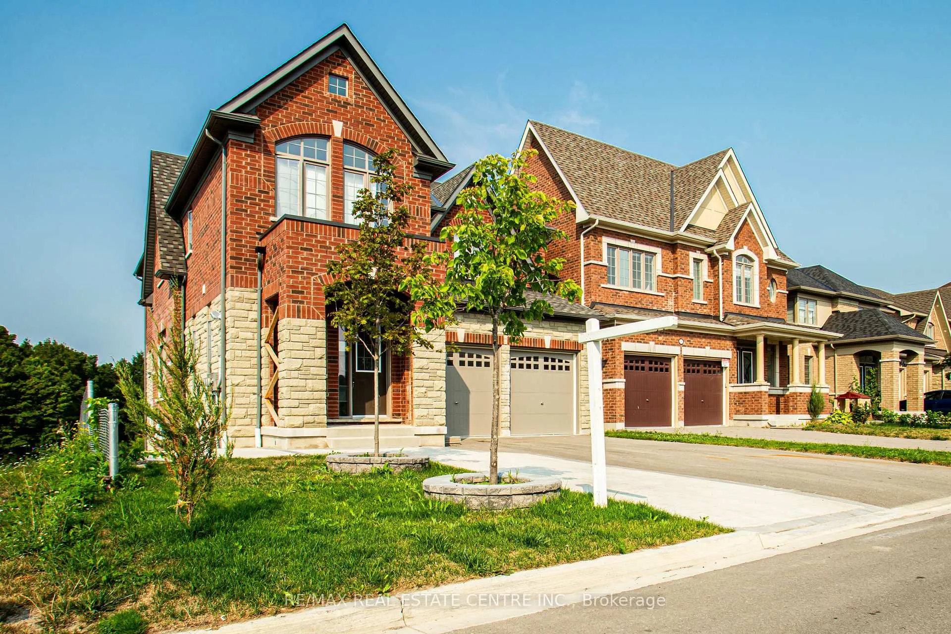 Photo 2 of Unit A, 2492 Orchestrate (bsmt) Drive, Oshawa, Windfields — HOMEH