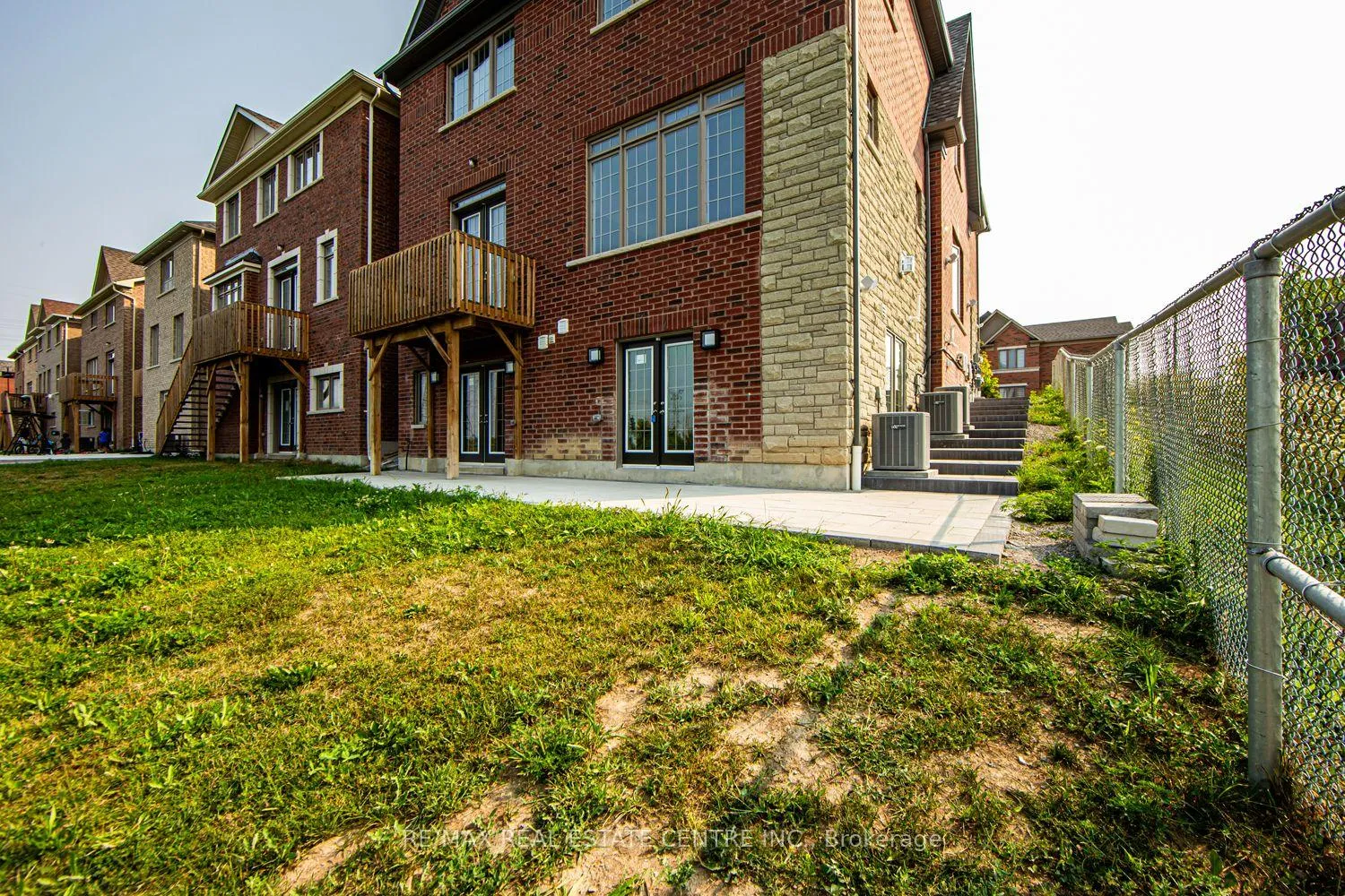 Photo 6 of Unit A, 2492 Orchestrate (bsmt) Drive, Oshawa, Windfields — HOMEH