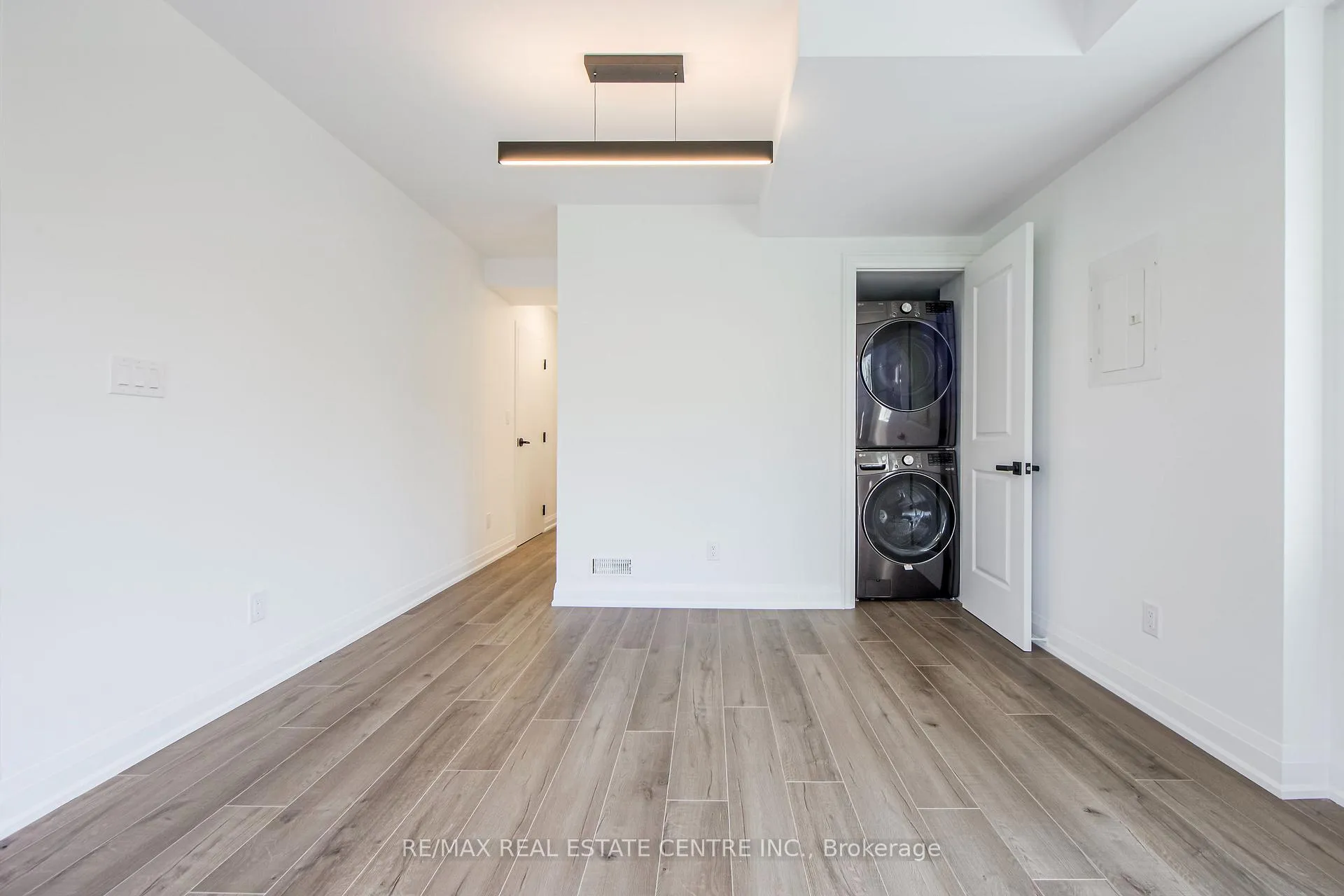 Photo 20 of Unit A, 2492 Orchestrate (bsmt) Drive, Oshawa, Windfields — HOMEH