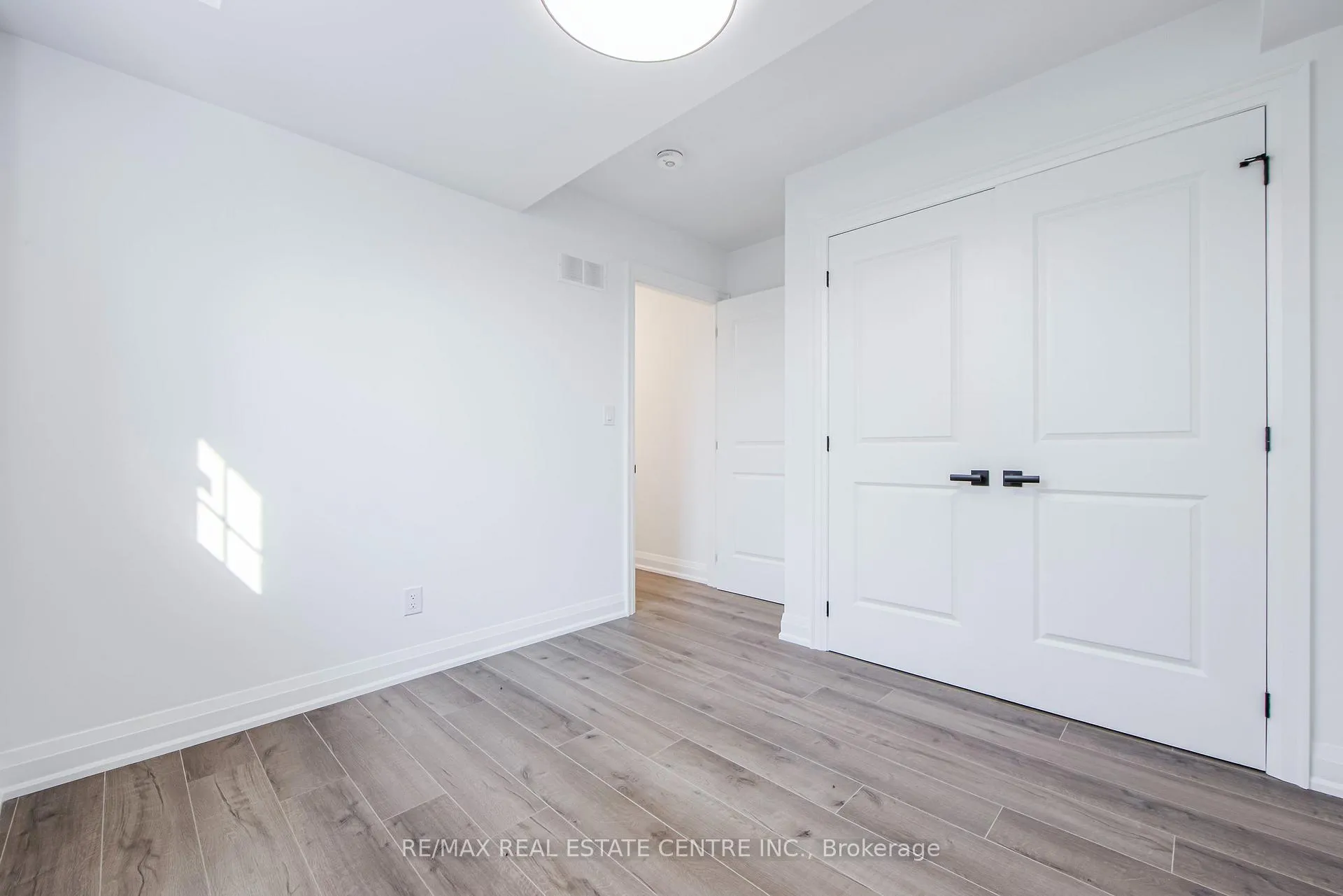 Photo 27 of Unit A, 2492 Orchestrate (bsmt) Drive, Oshawa, Windfields — HOMEH