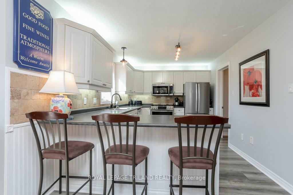 Photo 10 of 144 Landon Lane, Central Elgin, Belmont — HOMEH