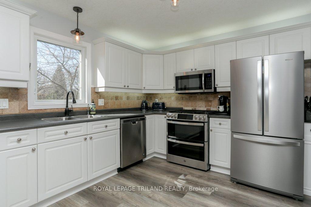 Photo 13 of 144 Landon Lane, Central Elgin, Belmont — HOMEH
