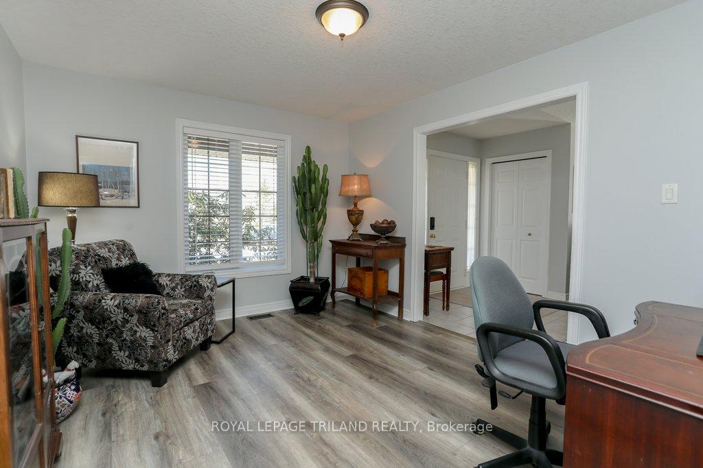Photo 18 of 144 Landon Lane, Central Elgin, Belmont — HOMEH