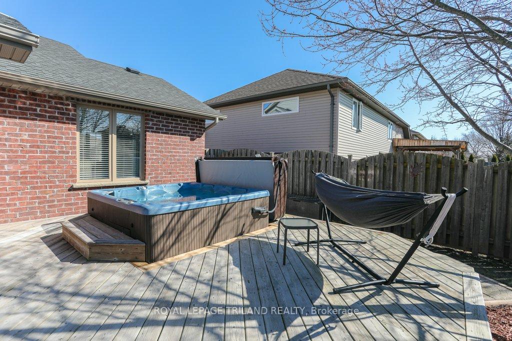 Photo 26 of 144 Landon Lane, Central Elgin, Belmont — HOMEH