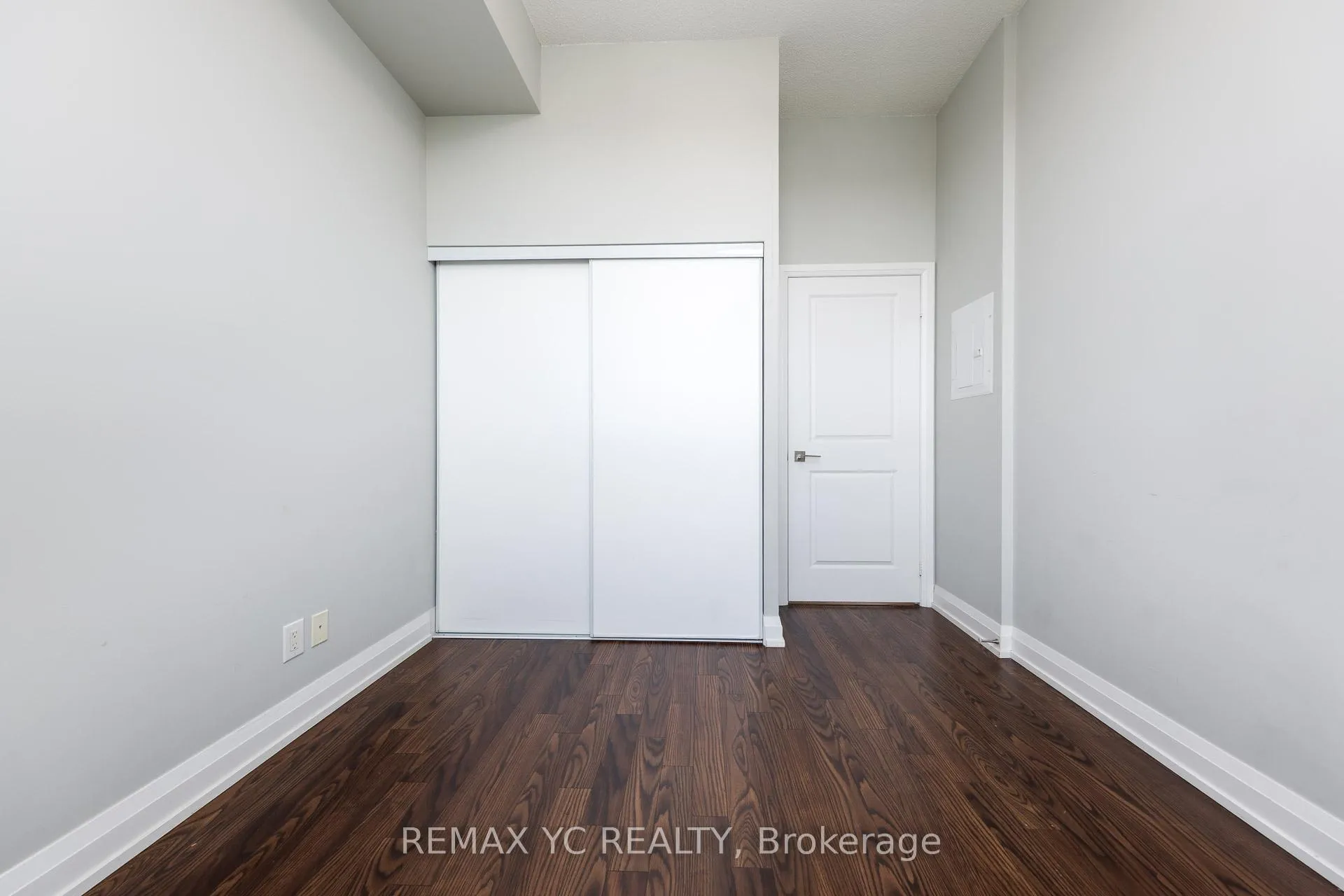 Photo 7 of Unit 927, 7161 Yonge Street, Markham, Grandview — HOMEH