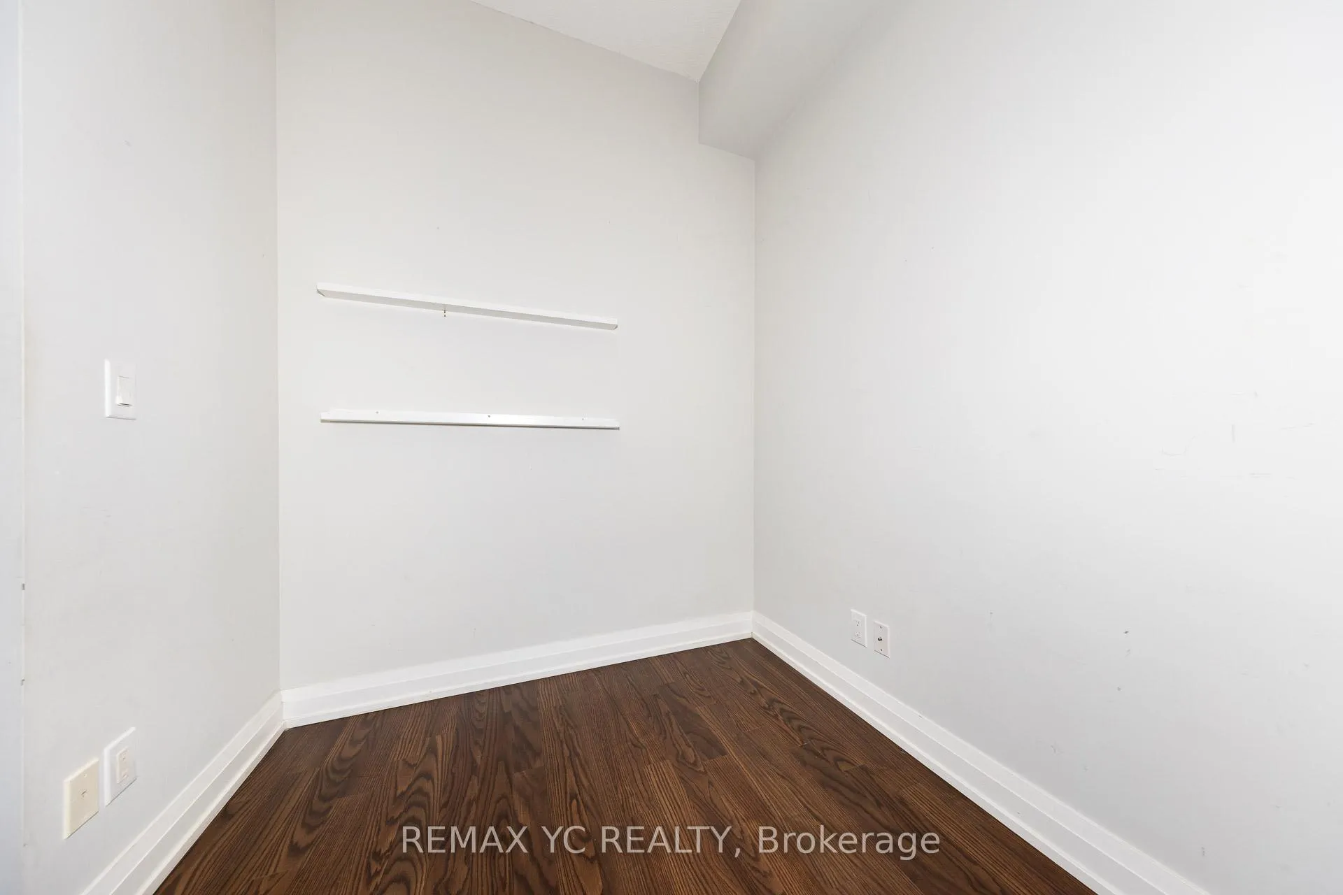 Photo 10 of Unit 927, 7161 Yonge Street, Markham, Grandview — HOMEH