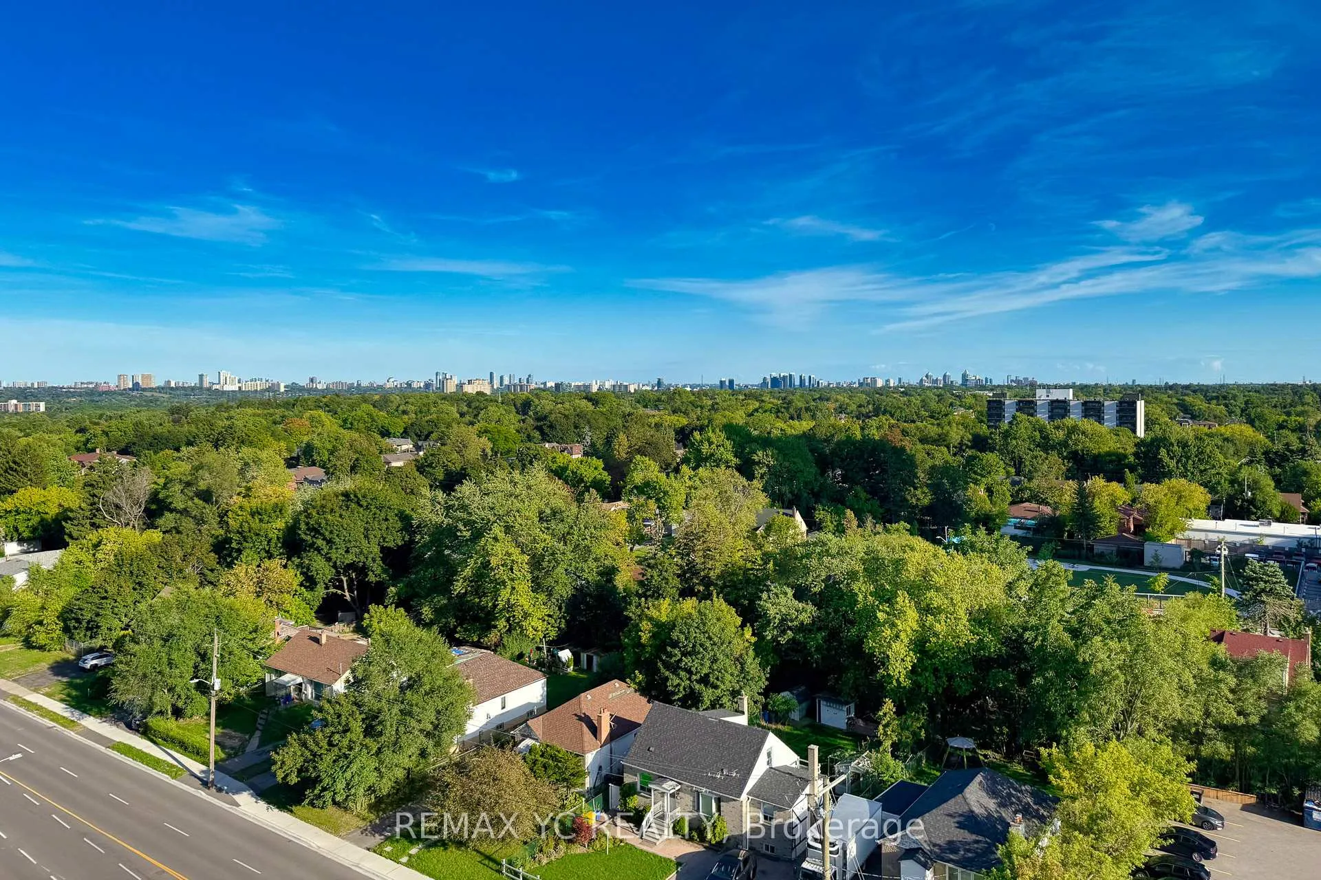 Photo 13 of Unit 927, 7161 Yonge Street, Markham, Grandview — HOMEH