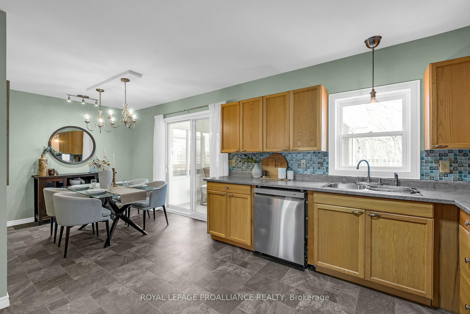 Photo 12 of 376 Alexandria Drive, Cobourg — HOMEH