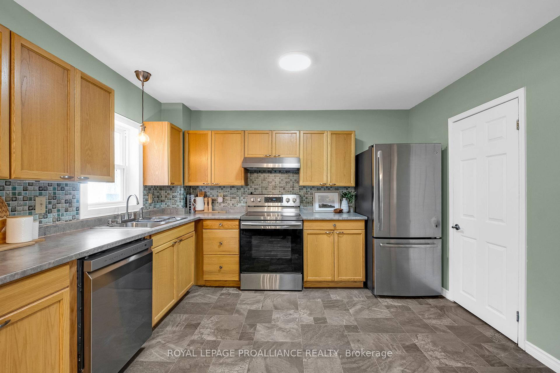 Photo 16 of 376 Alexandria Drive, Cobourg — HOMEH