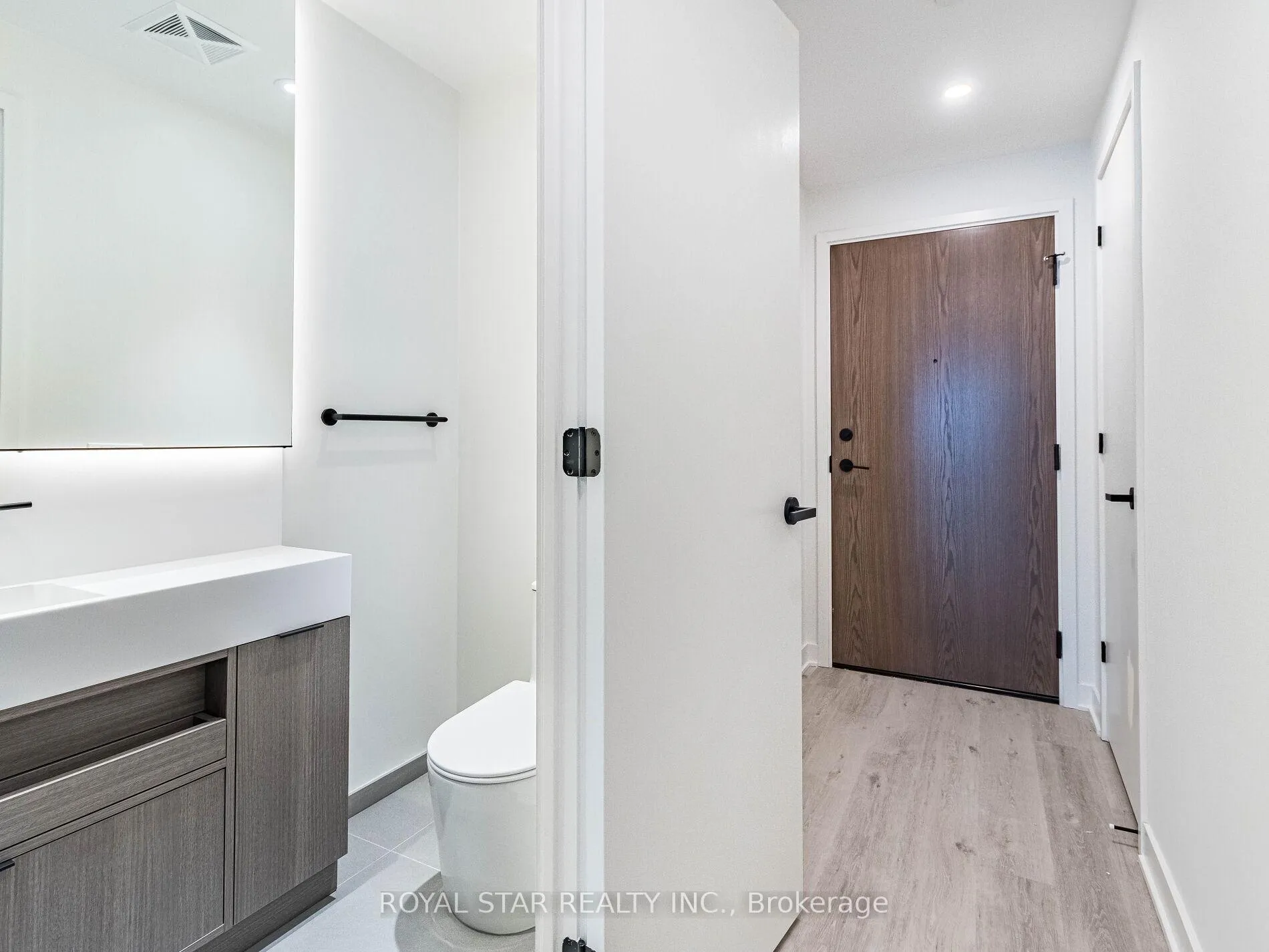 Photo 9 of Unit 4004, 55 Charles Street E, Toronto, Church-Yonge Corridor — HOMEH