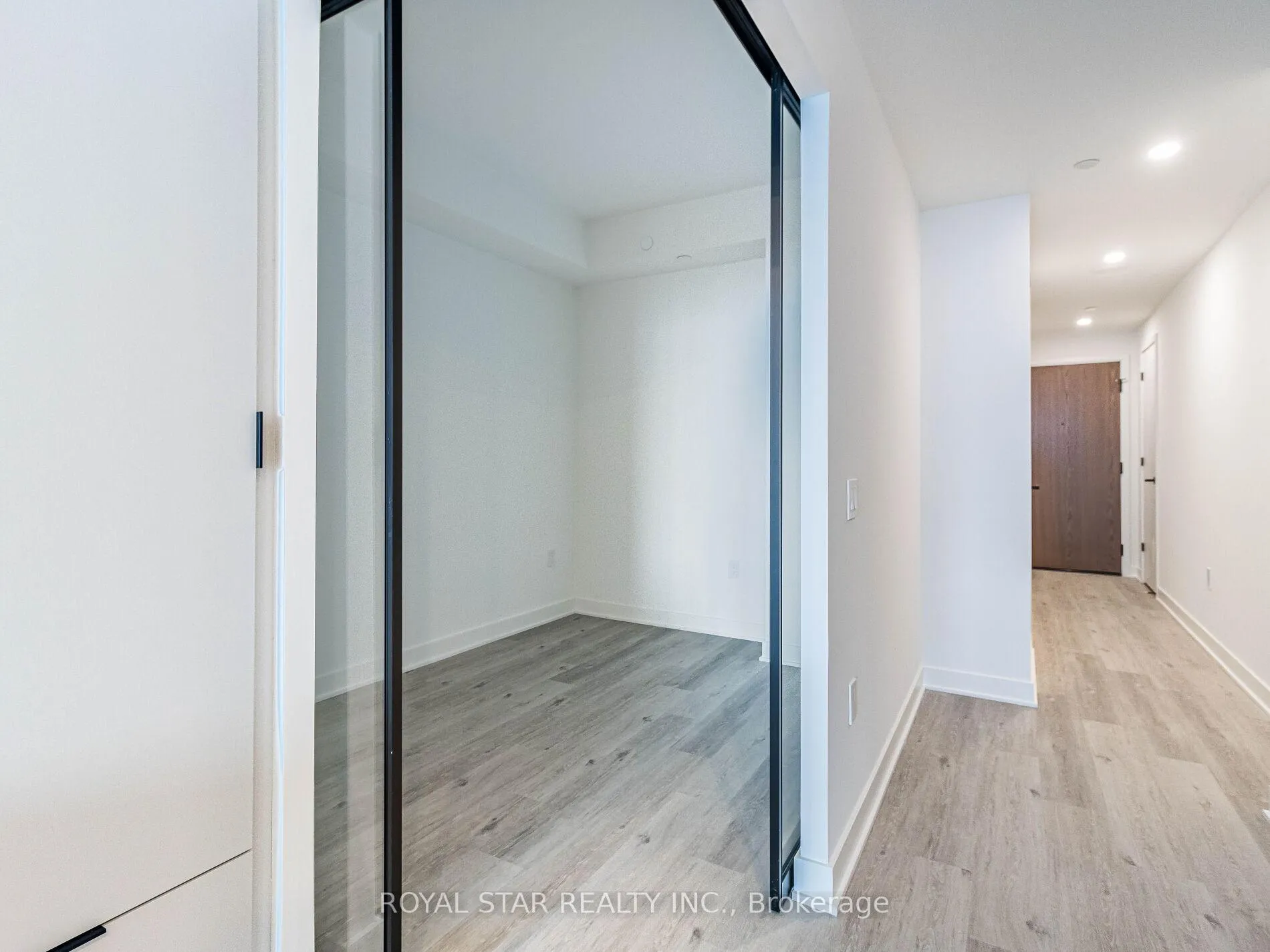 Photo 10 of Unit 4004, 55 Charles Street E, Toronto, Church-Yonge Corridor — HOMEH