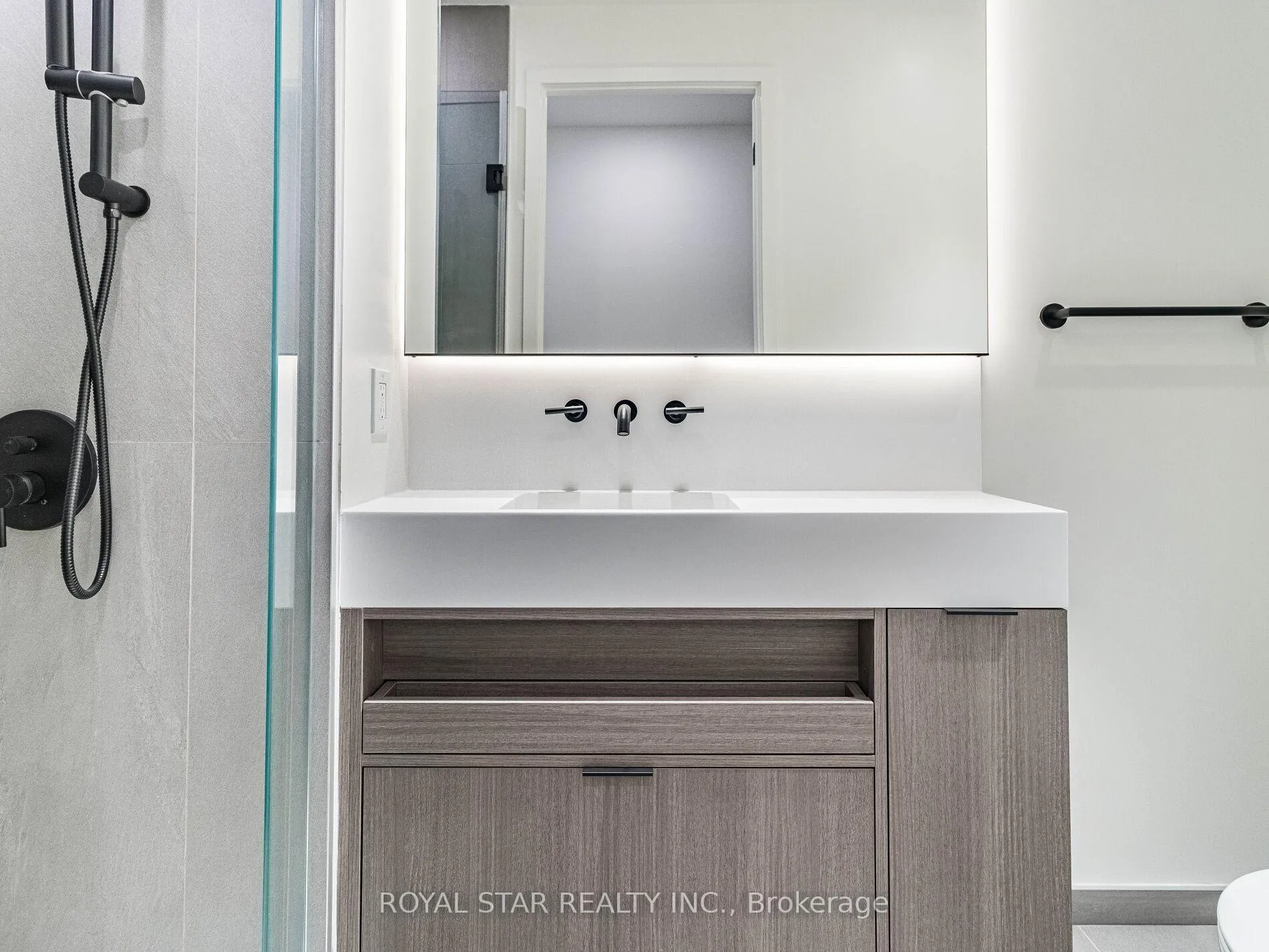 Photo 20 of Unit 4004, 55 Charles Street E, Toronto, Church-Yonge Corridor — HOMEH