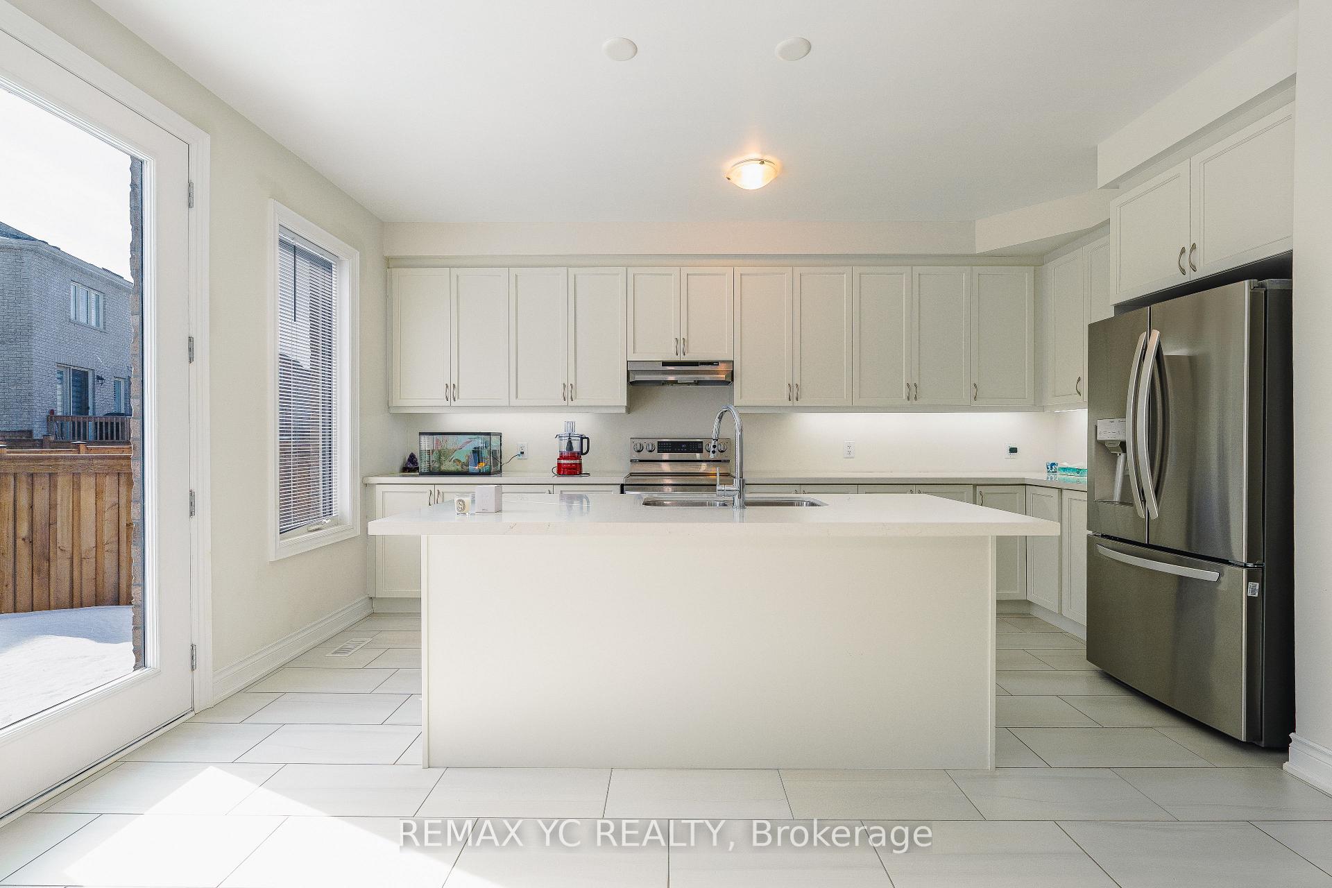 Photo 19 of 17 Hitching Post Lane, Georgina, Keswick South — HOMEH