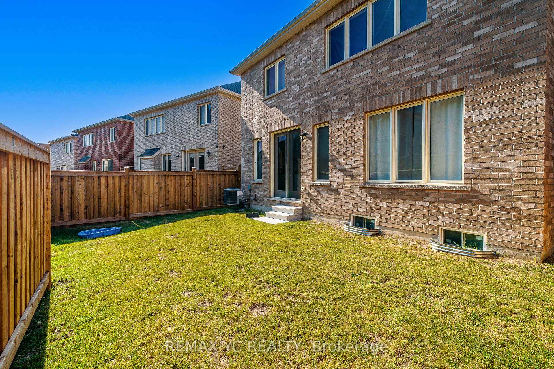 Photo 48 of 17 Hitching Post Lane, Georgina, Keswick South — HOMEH