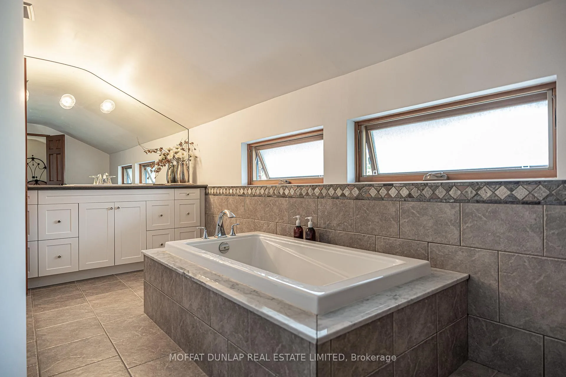 Photo 26 of 15625 8th Concession, King, Rural King — HOMEH