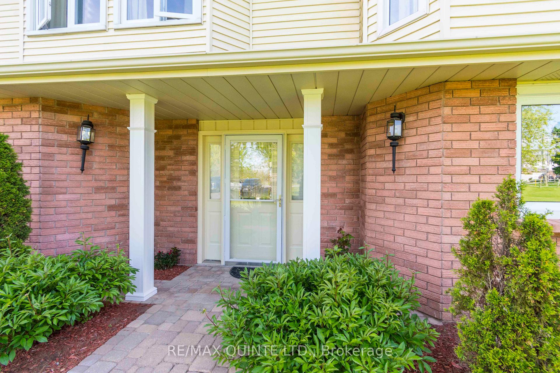 Photo 3 of 273 Farnham Road, Belleville, Thurlow Ward — HOMEH