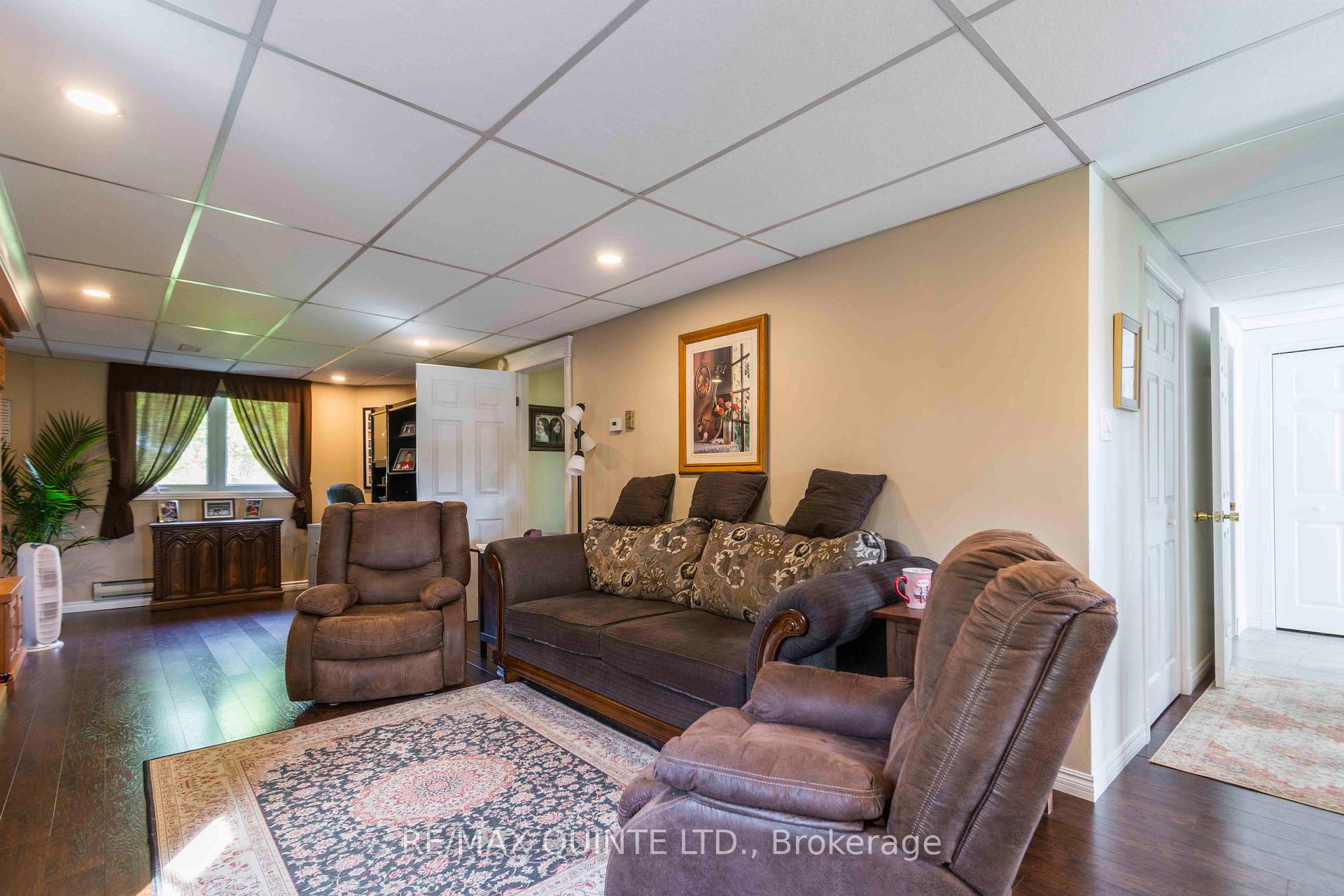 Photo 11 of 273 Farnham Road, Belleville, Thurlow Ward — HOMEH