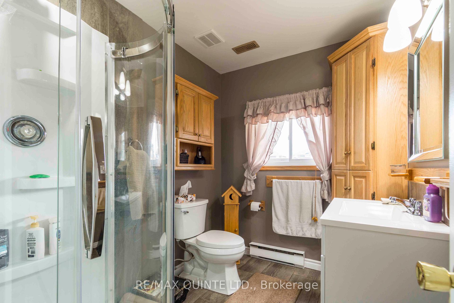 Photo 15 of 273 Farnham Road, Belleville, Thurlow Ward — HOMEH