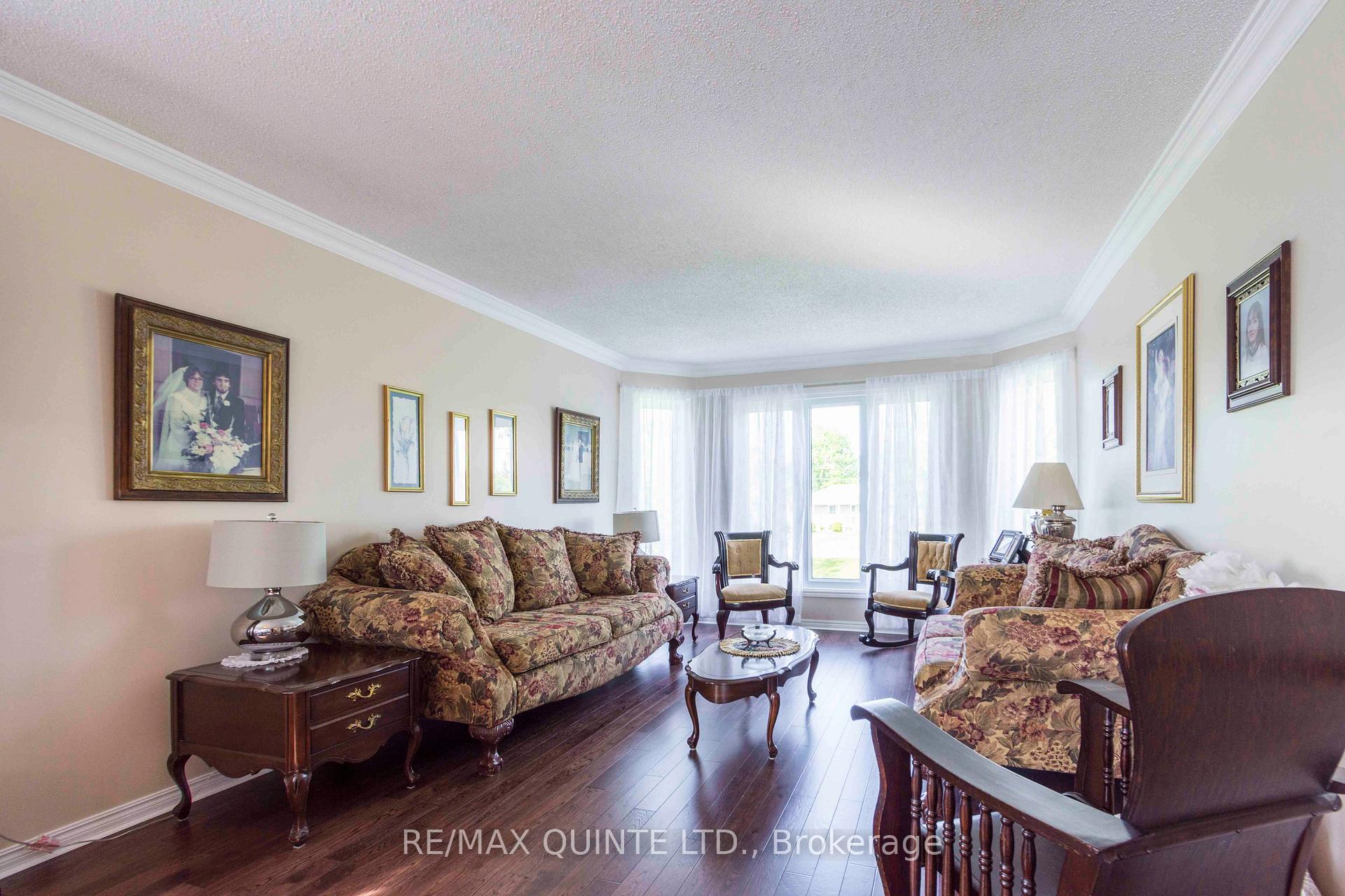 Photo 16 of 273 Farnham Road, Belleville, Thurlow Ward — HOMEH
