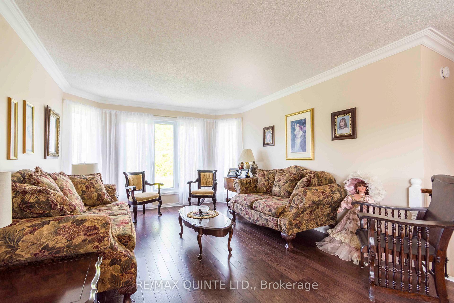 Photo 17 of 273 Farnham Road, Belleville, Thurlow Ward — HOMEH