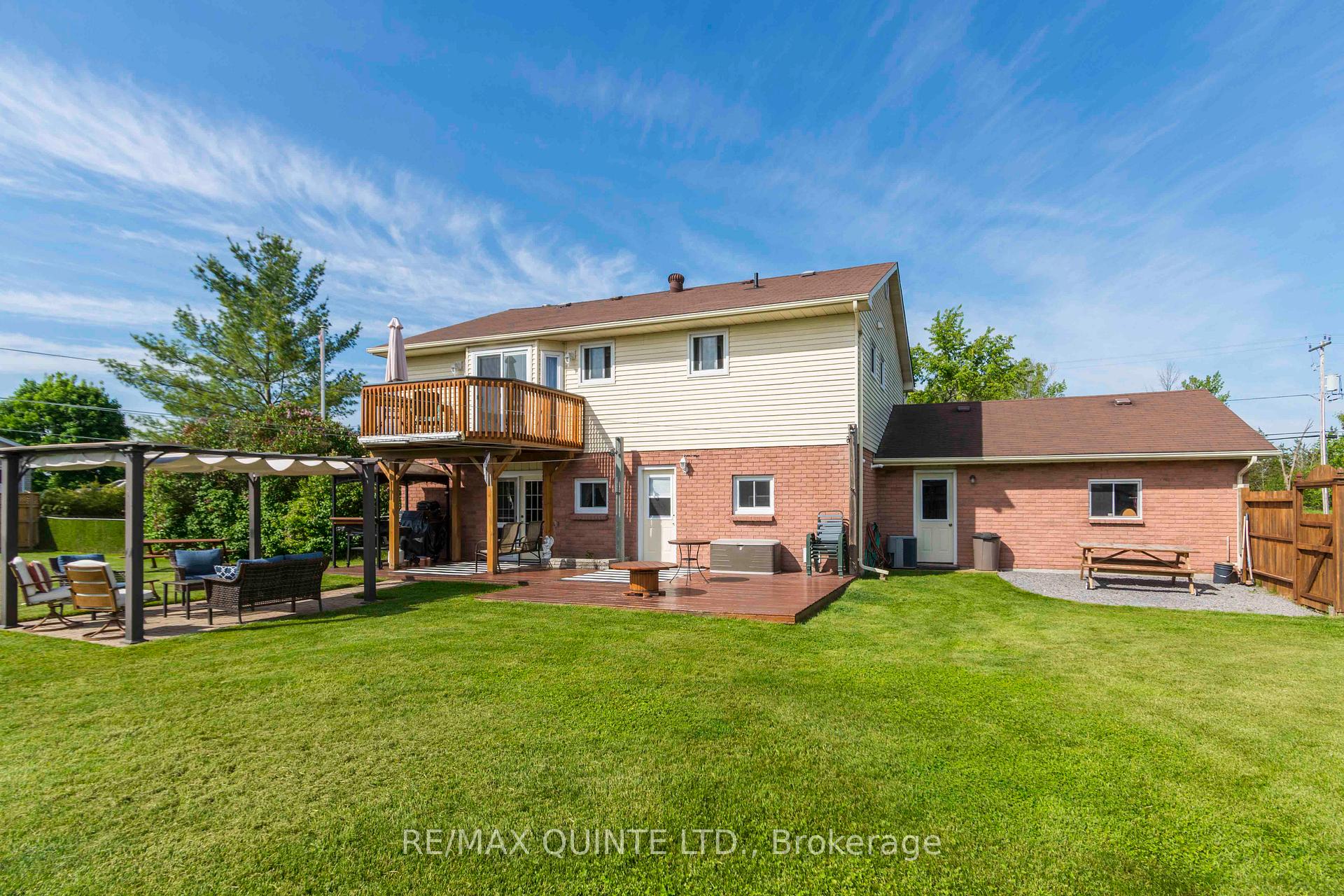 Photo 42 of 273 Farnham Road, Belleville, Thurlow Ward — HOMEH