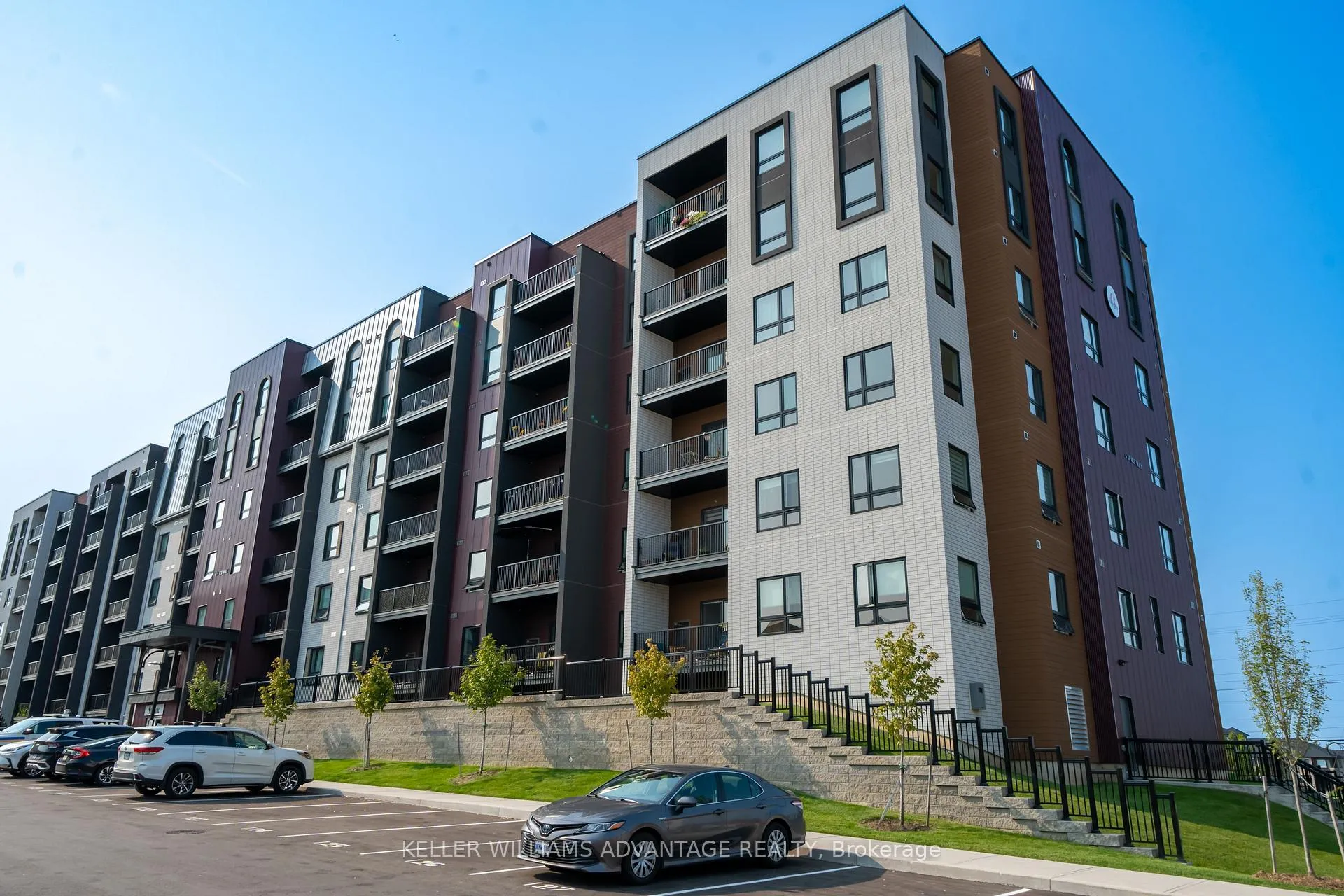 Photo 1 of Unit 104, 4 Spice Way, Barrie, Innis-Shore — HOMEH