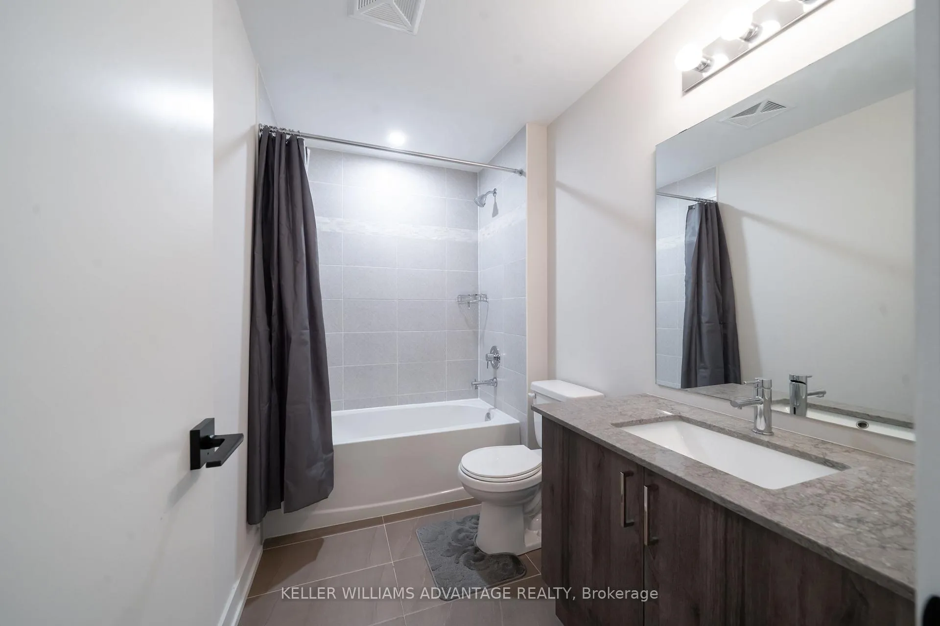 Photo 16 of Unit 104, 4 Spice Way, Barrie, Innis-Shore — HOMEH
