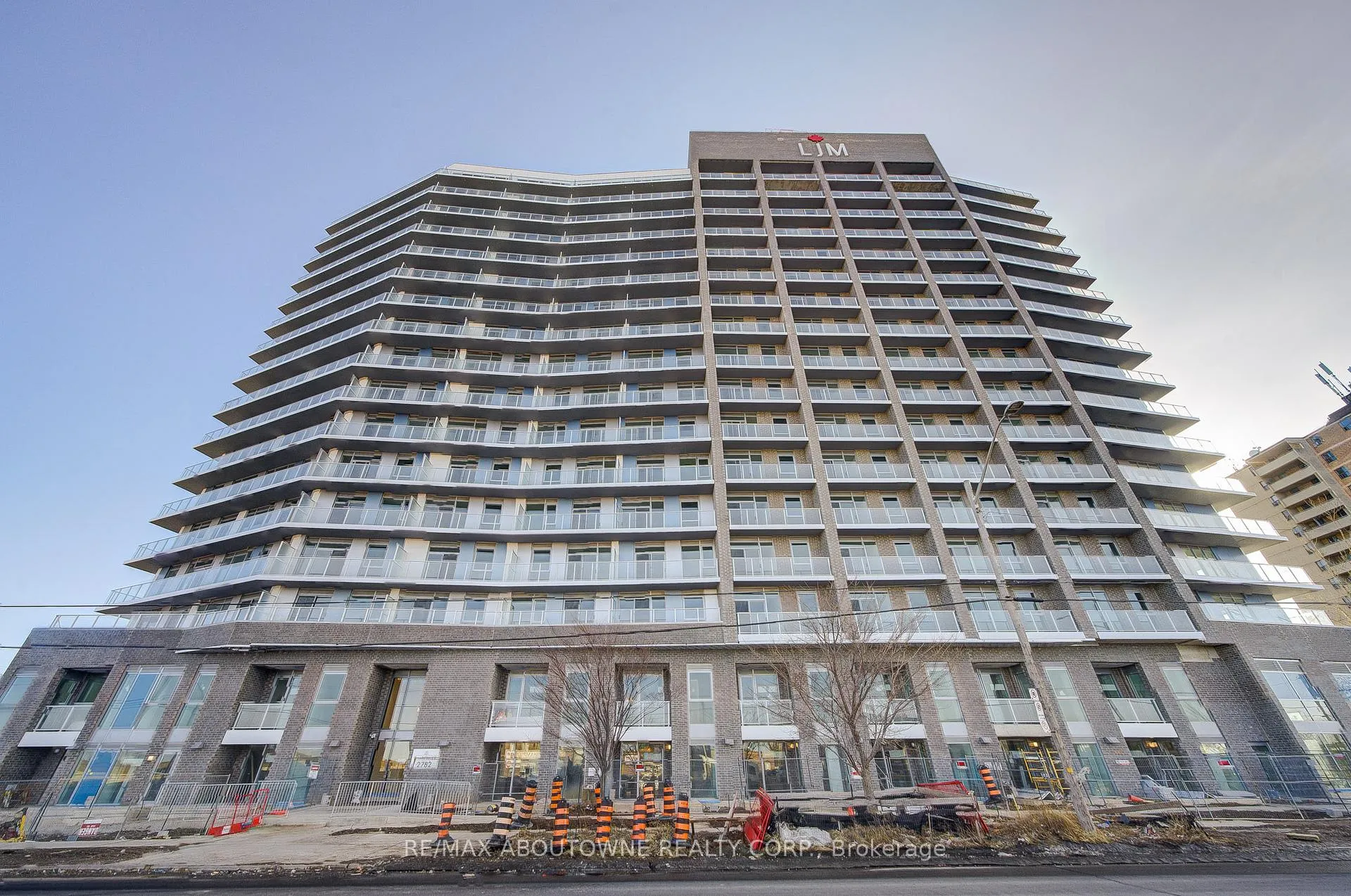 Photo 2 of Unit 306, 2782 Barton Street E, Hamilton, Riverdale — HOMEH