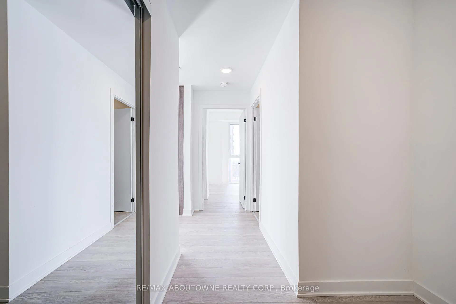 Photo 14 of Unit 306, 2782 Barton Street E, Hamilton, Riverdale — HOMEH