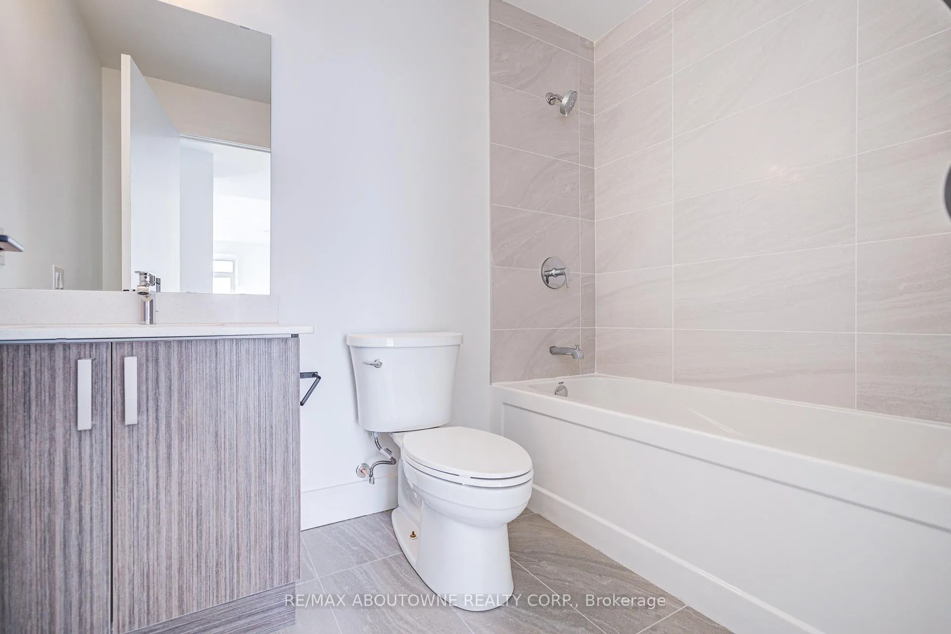 Photo 15 of Unit 306, 2782 Barton Street E, Hamilton, Riverdale — HOMEH