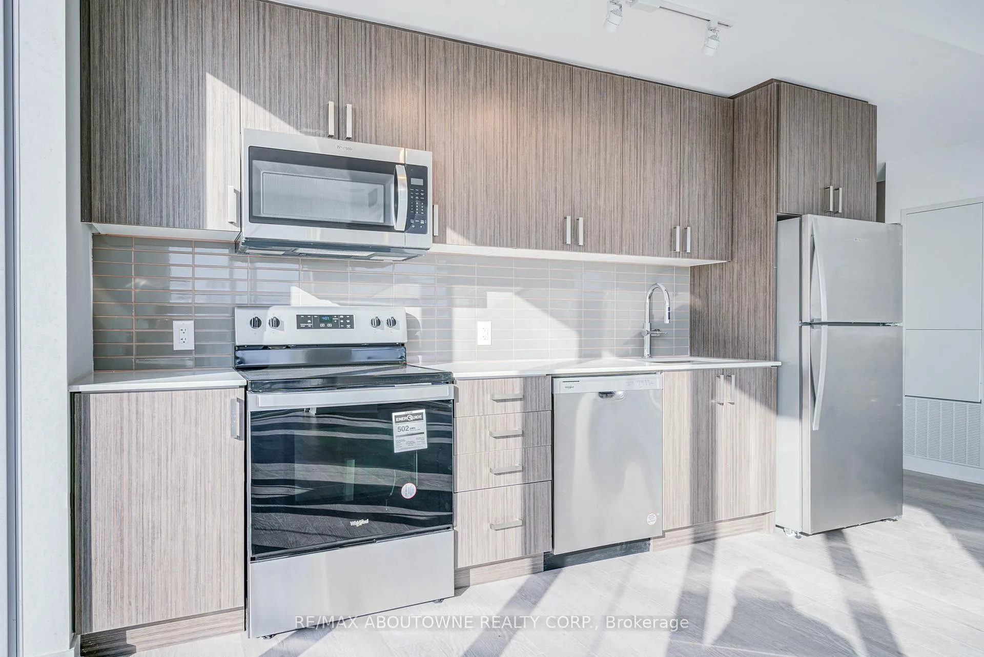 Photo 19 of Unit 306, 2782 Barton Street E, Hamilton, Riverdale — HOMEH