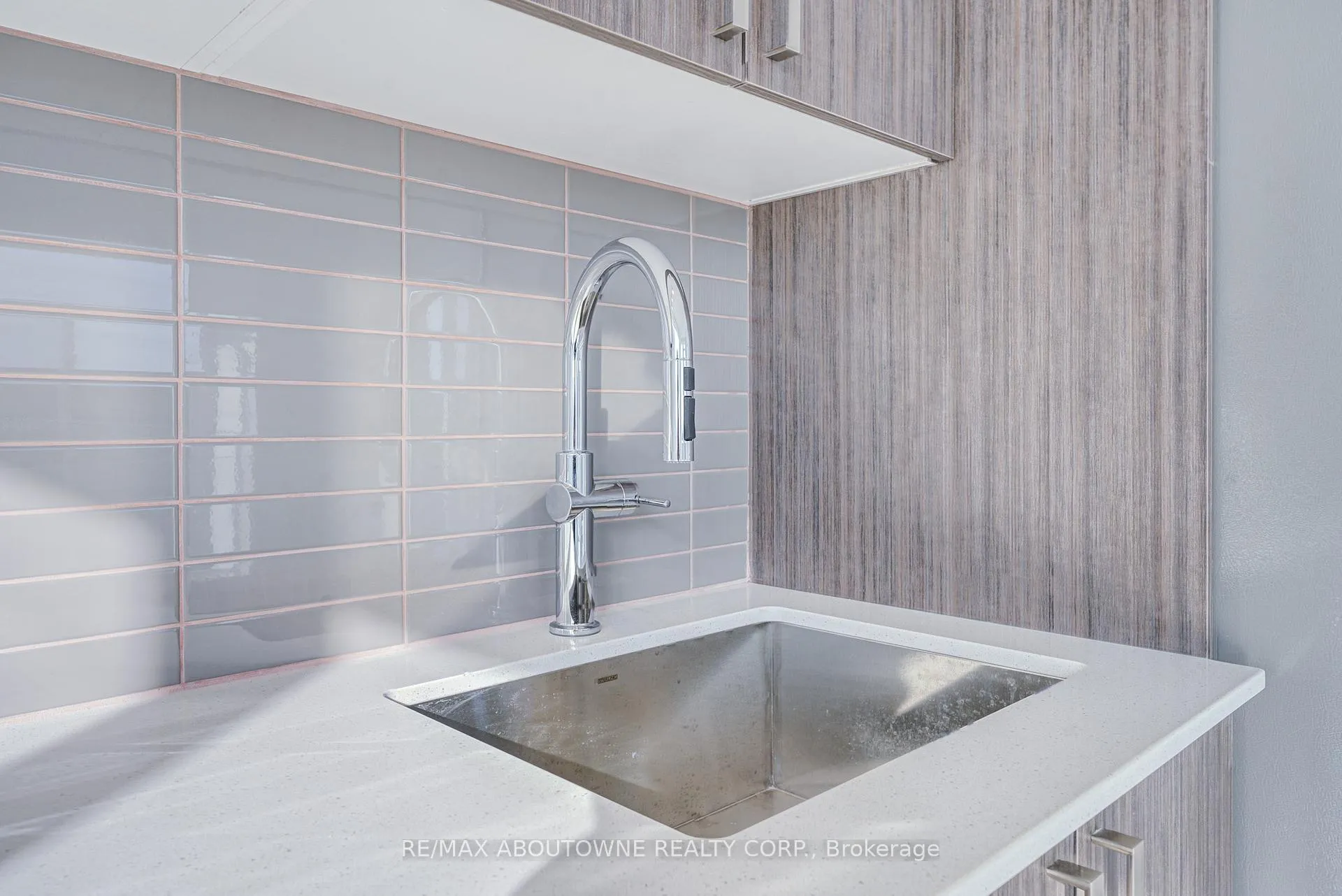 Photo 20 of Unit 306, 2782 Barton Street E, Hamilton, Riverdale — HOMEH