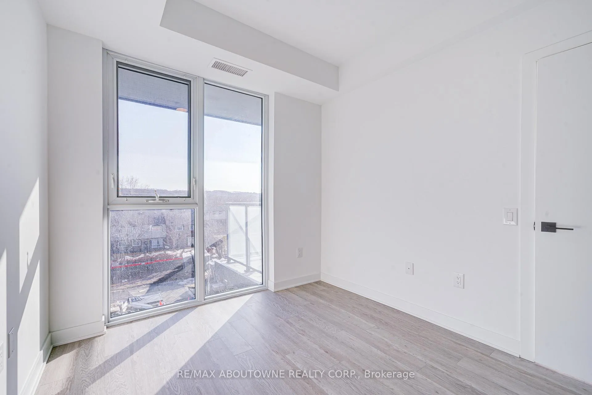 Photo 28 of Unit 306, 2782 Barton Street E, Hamilton, Riverdale — HOMEH