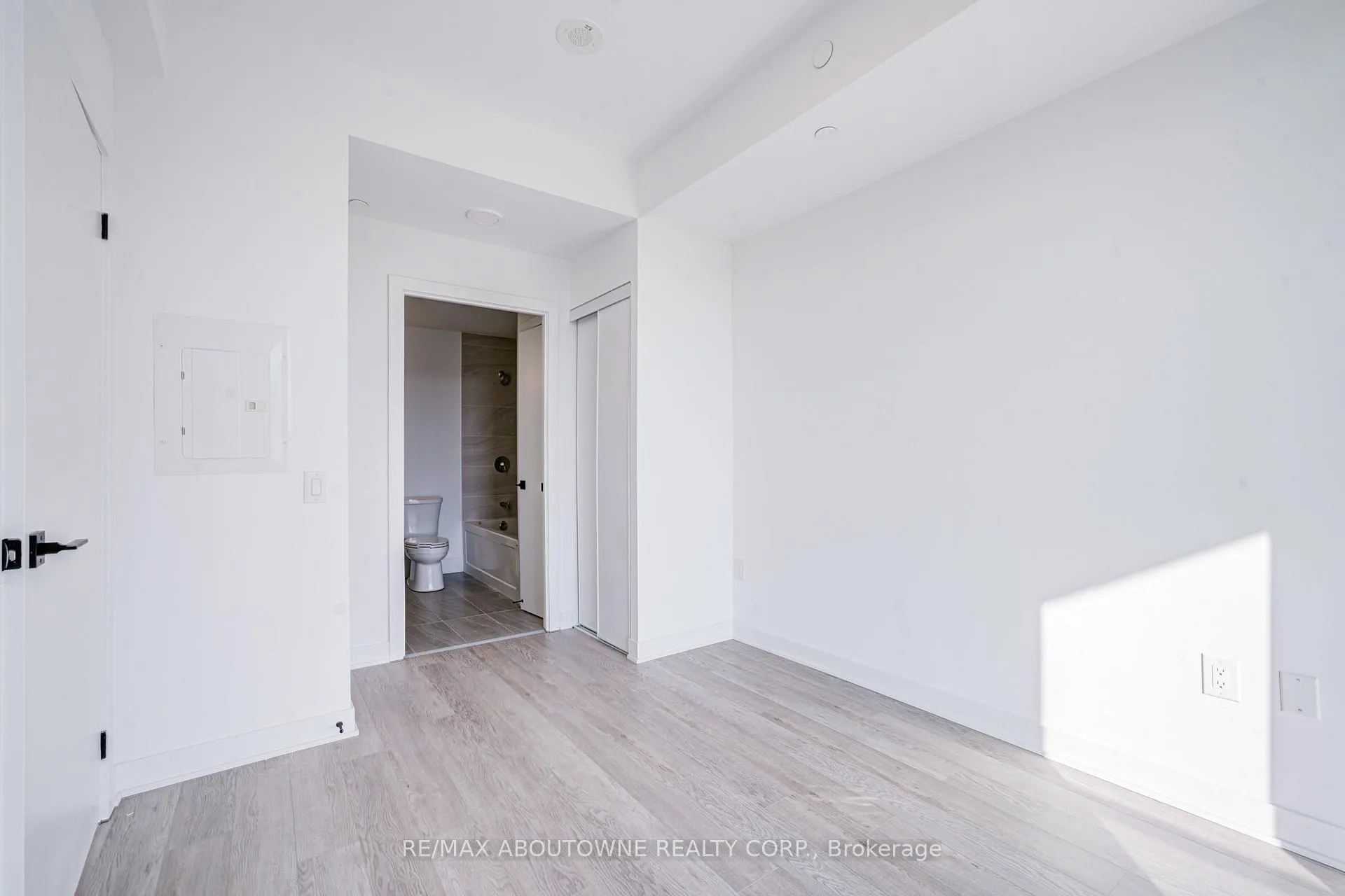 Photo 29 of Unit 306, 2782 Barton Street E, Hamilton, Riverdale — HOMEH