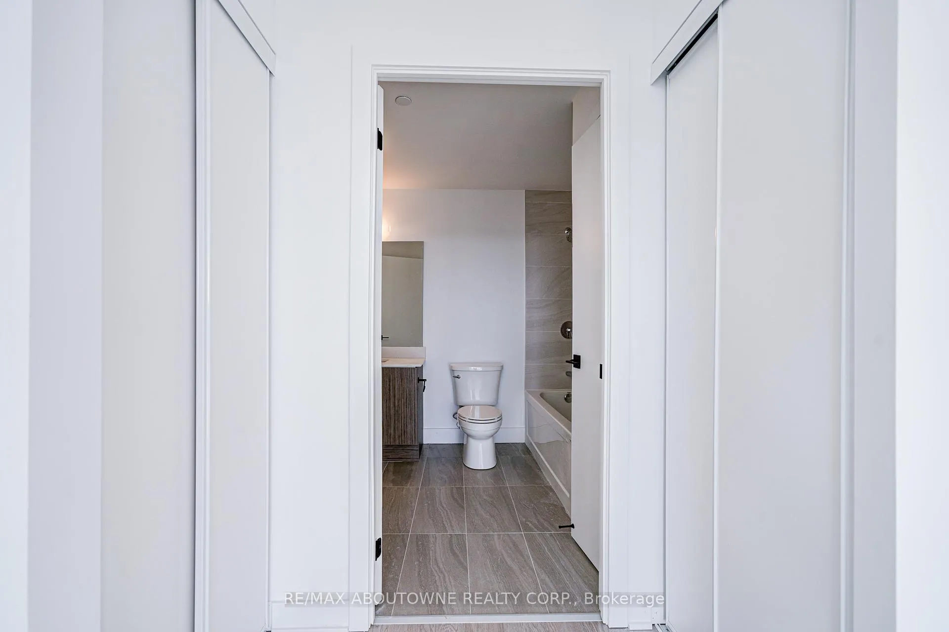 Photo 30 of Unit 306, 2782 Barton Street E, Hamilton, Riverdale — HOMEH