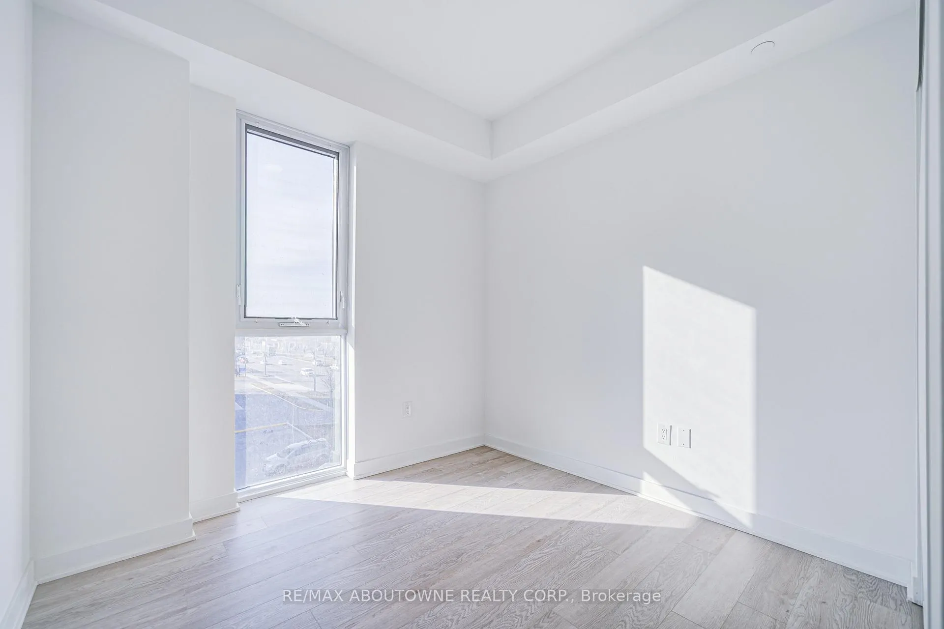 Photo 35 of Unit 306, 2782 Barton Street E, Hamilton, Riverdale — HOMEH