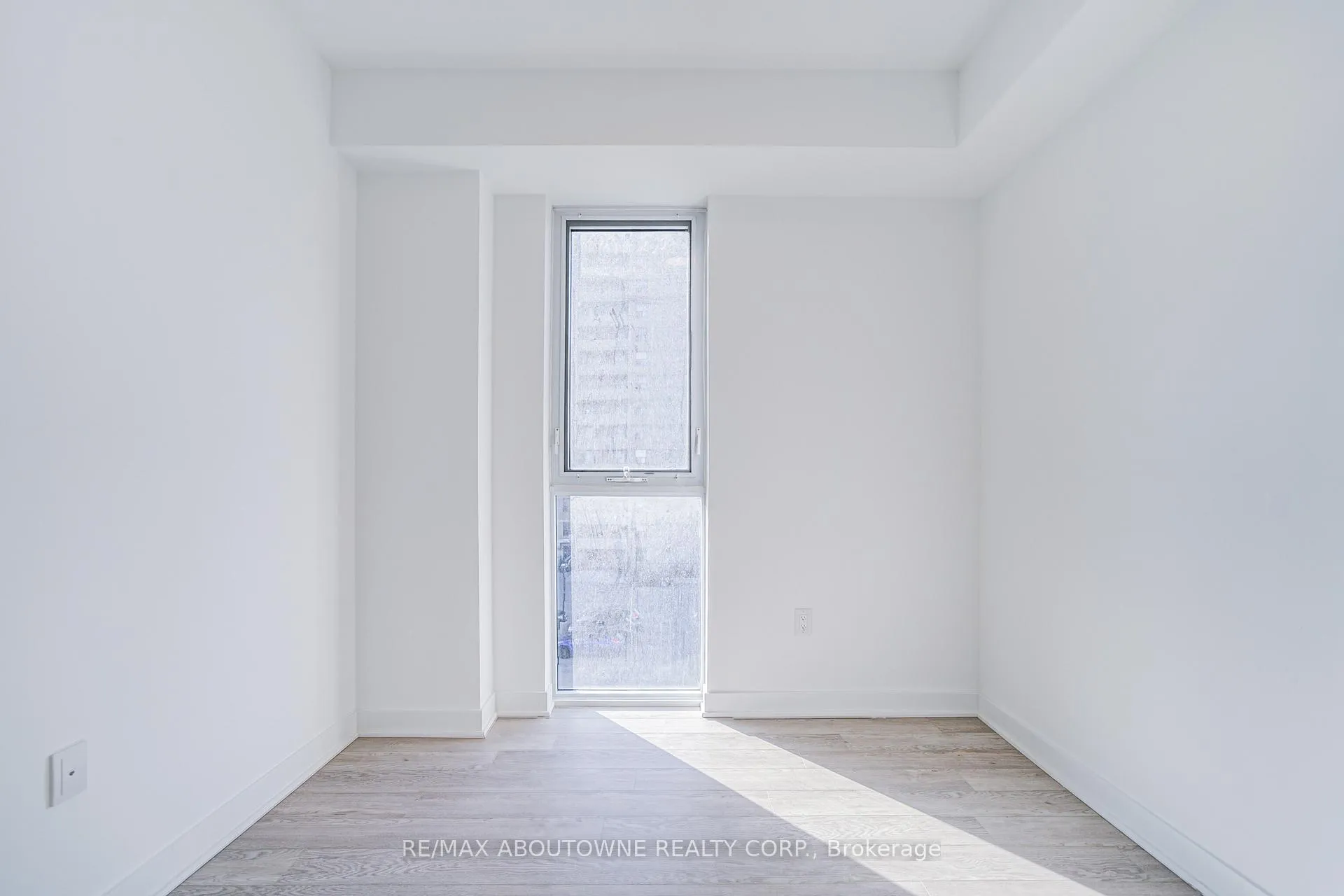 Photo 36 of Unit 306, 2782 Barton Street E, Hamilton, Riverdale — HOMEH