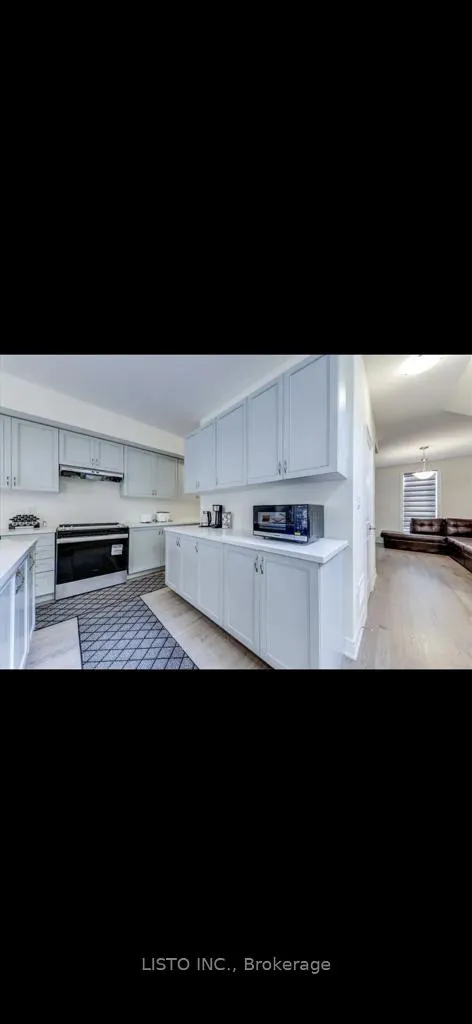 Photo 8 of Unit Bedroom #2, 12 Thomas Hope Lane, Markham, Cedarwood — HOMEH