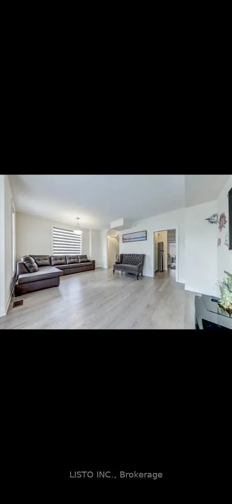 Photo 10 of Unit Bedroom #2, 12 Thomas Hope Lane, Markham, Cedarwood — HOMEH